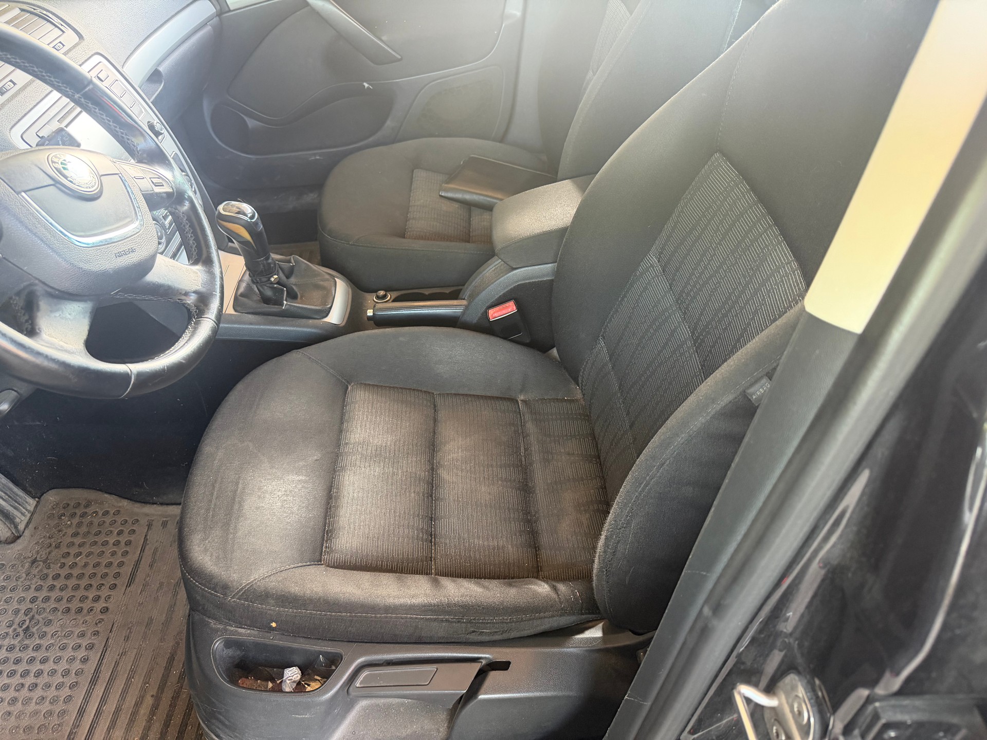 SKODA Octavia Combi 2.0 TDI Swiss Adventure 4x4-image-5
