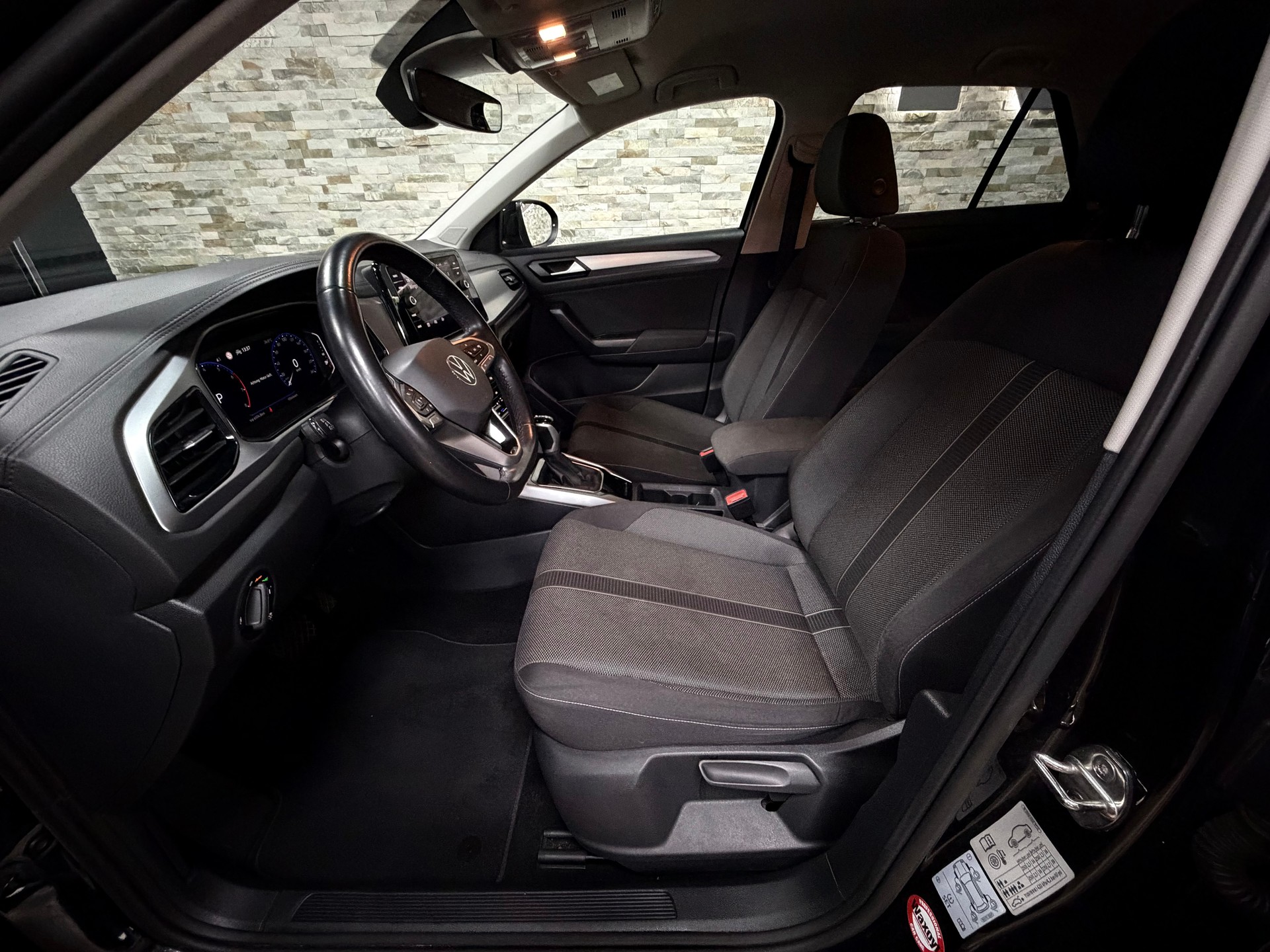 VW T-Roc 1.5 TSI EVO Life DSG-image-10