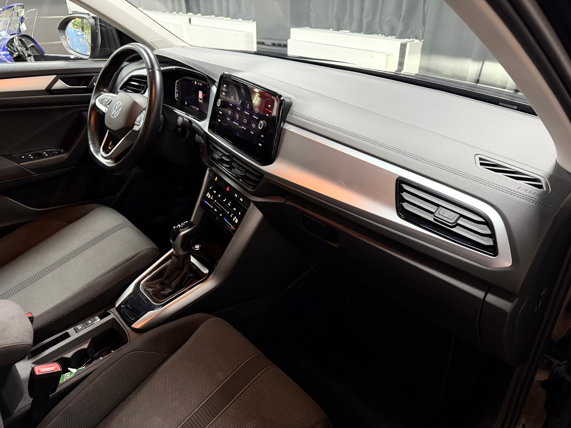 VW T-Roc 1.5 TSI EVO Life DSG-image-26