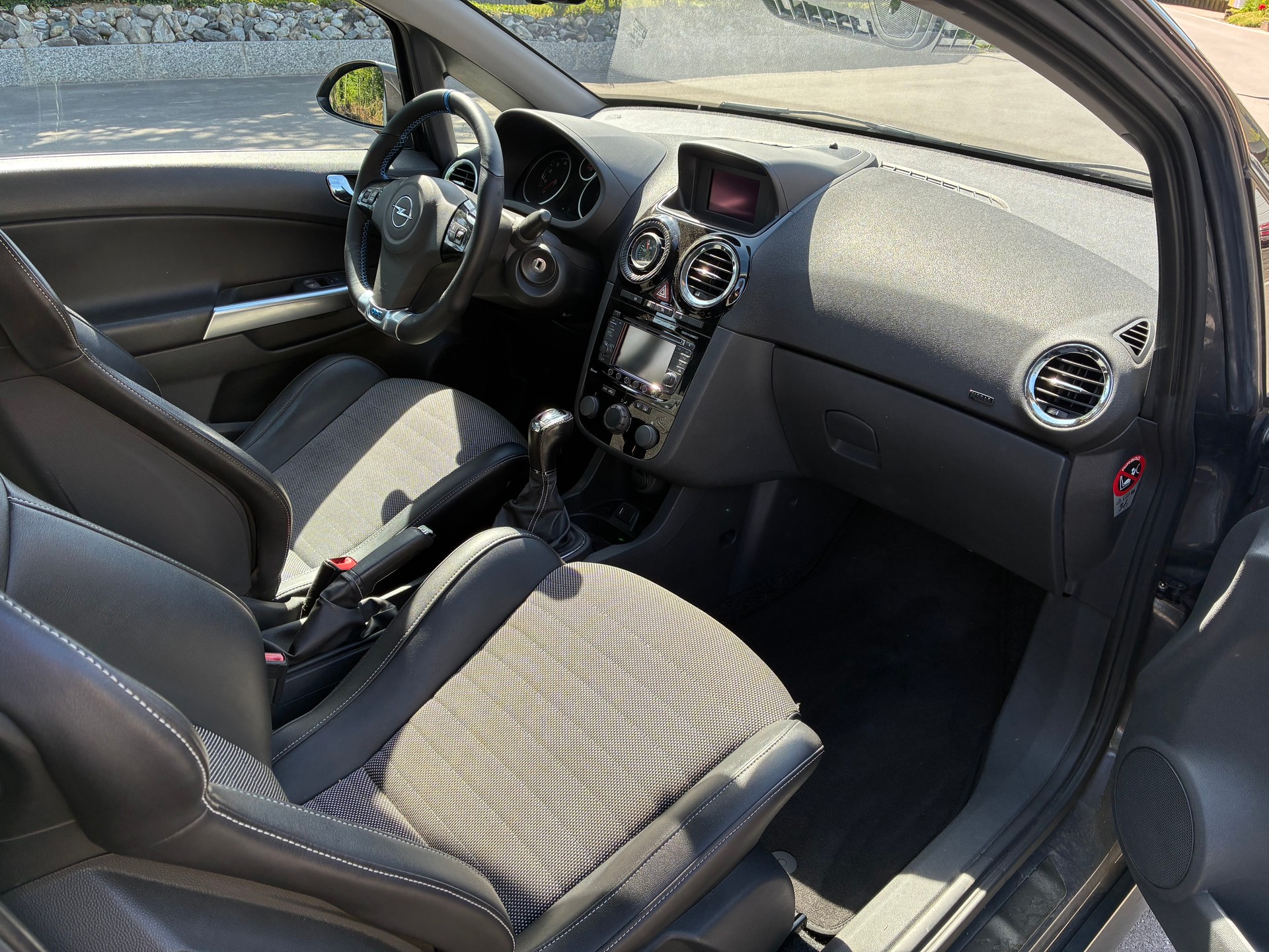 OPEL 1.6 T OPC Nürburgring Ed.-image-2