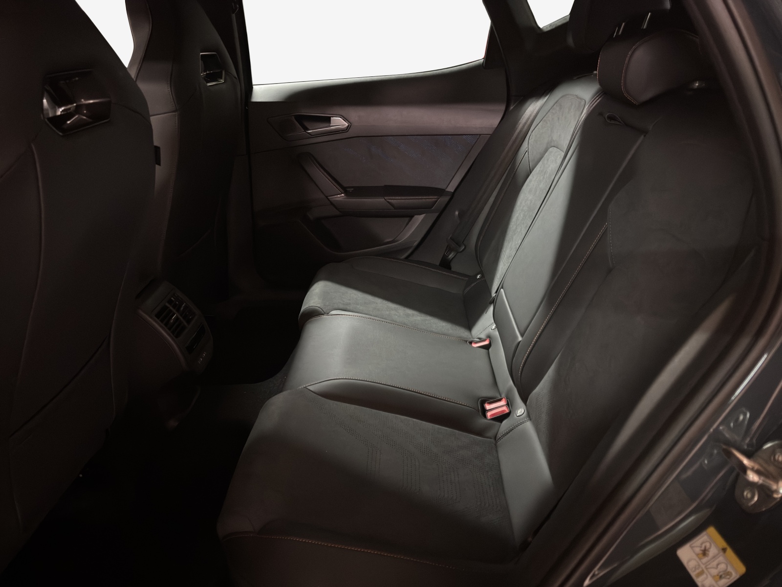CUPRA Formentor 1.5 TSI DSG-image-11