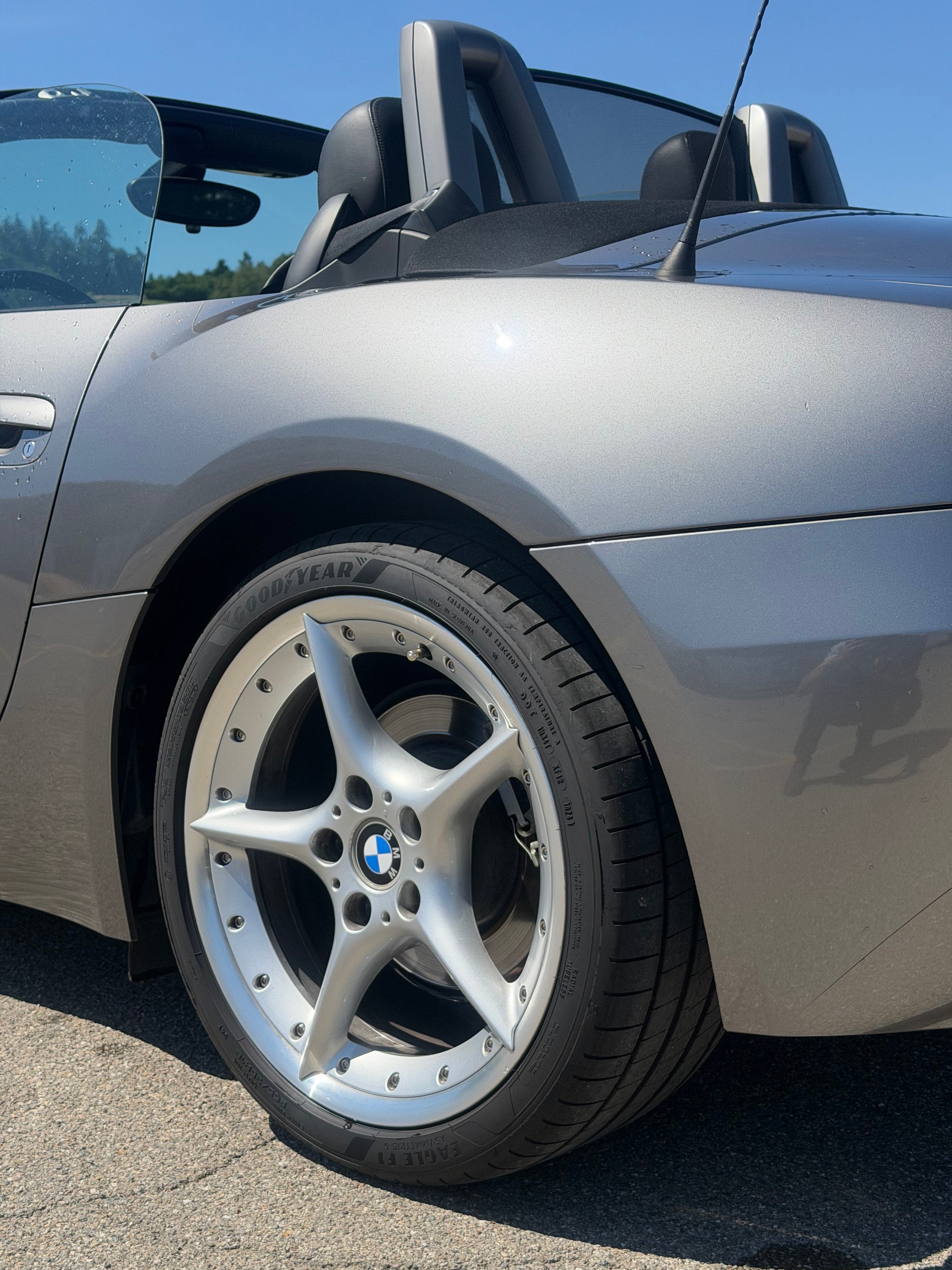 BMW Z4 3.0i Roadster-image-11