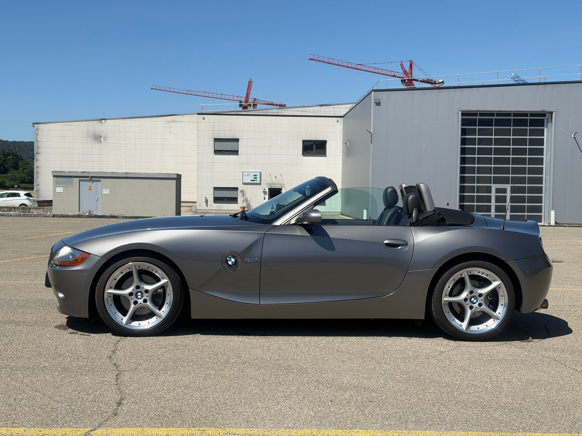 BMW Z4 3.0i Roadster-image-10