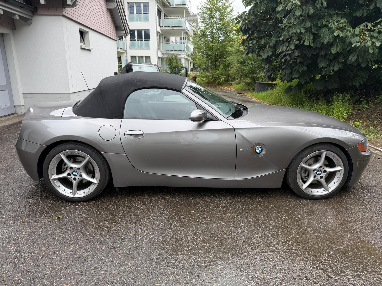 BMW Z4 3.0i Roadster-image-2