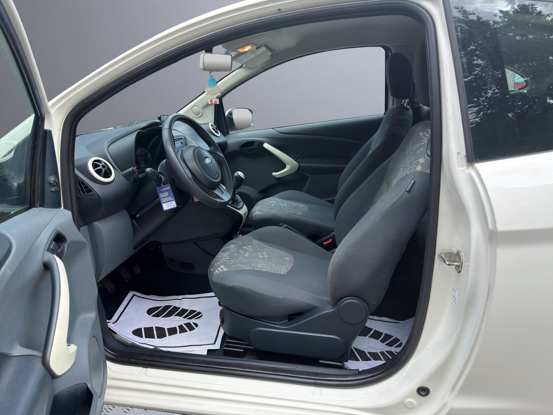 FORD KA 1.25 Titanium-image-8