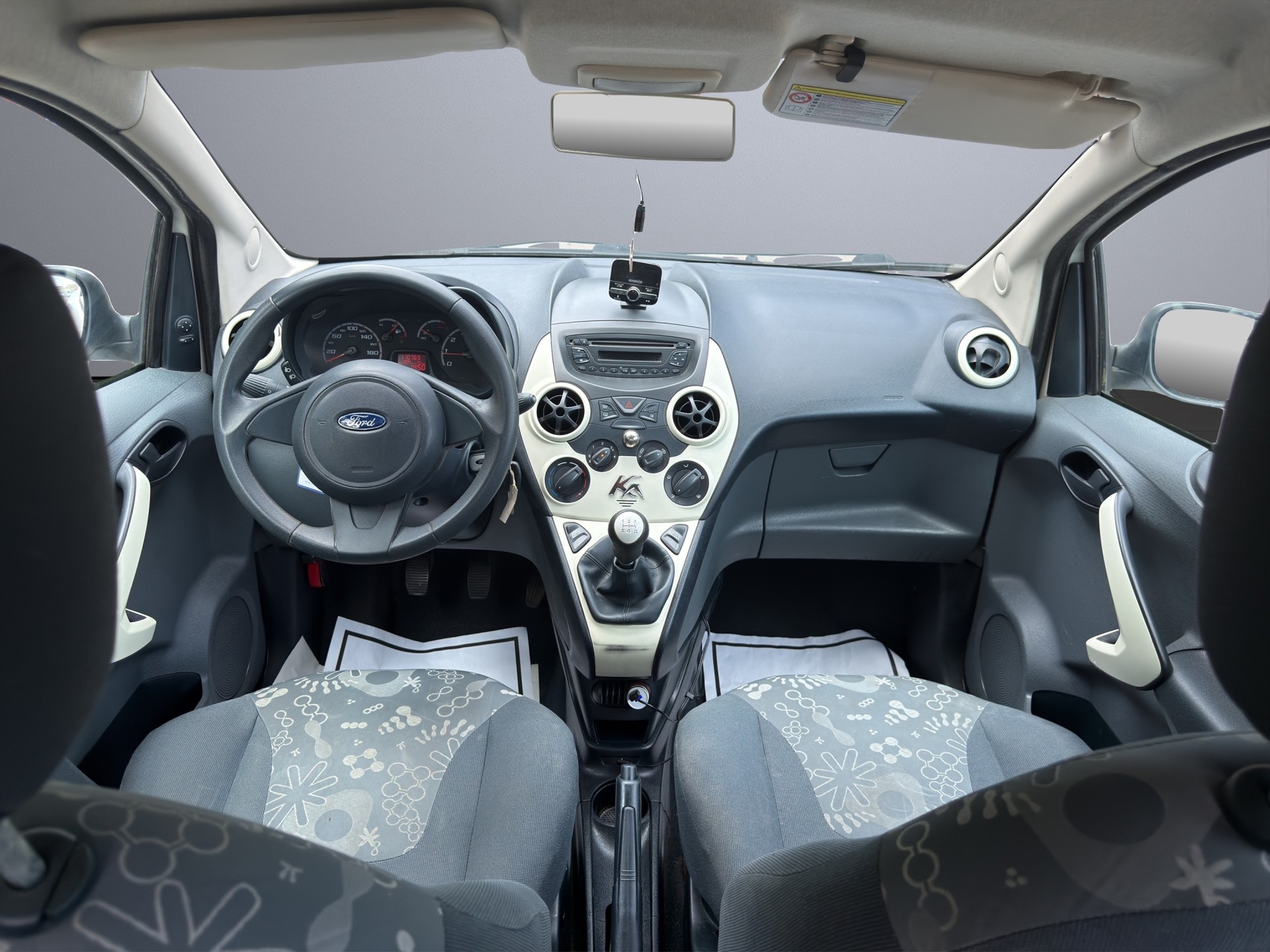FORD KA 1.25 Titanium-image-9