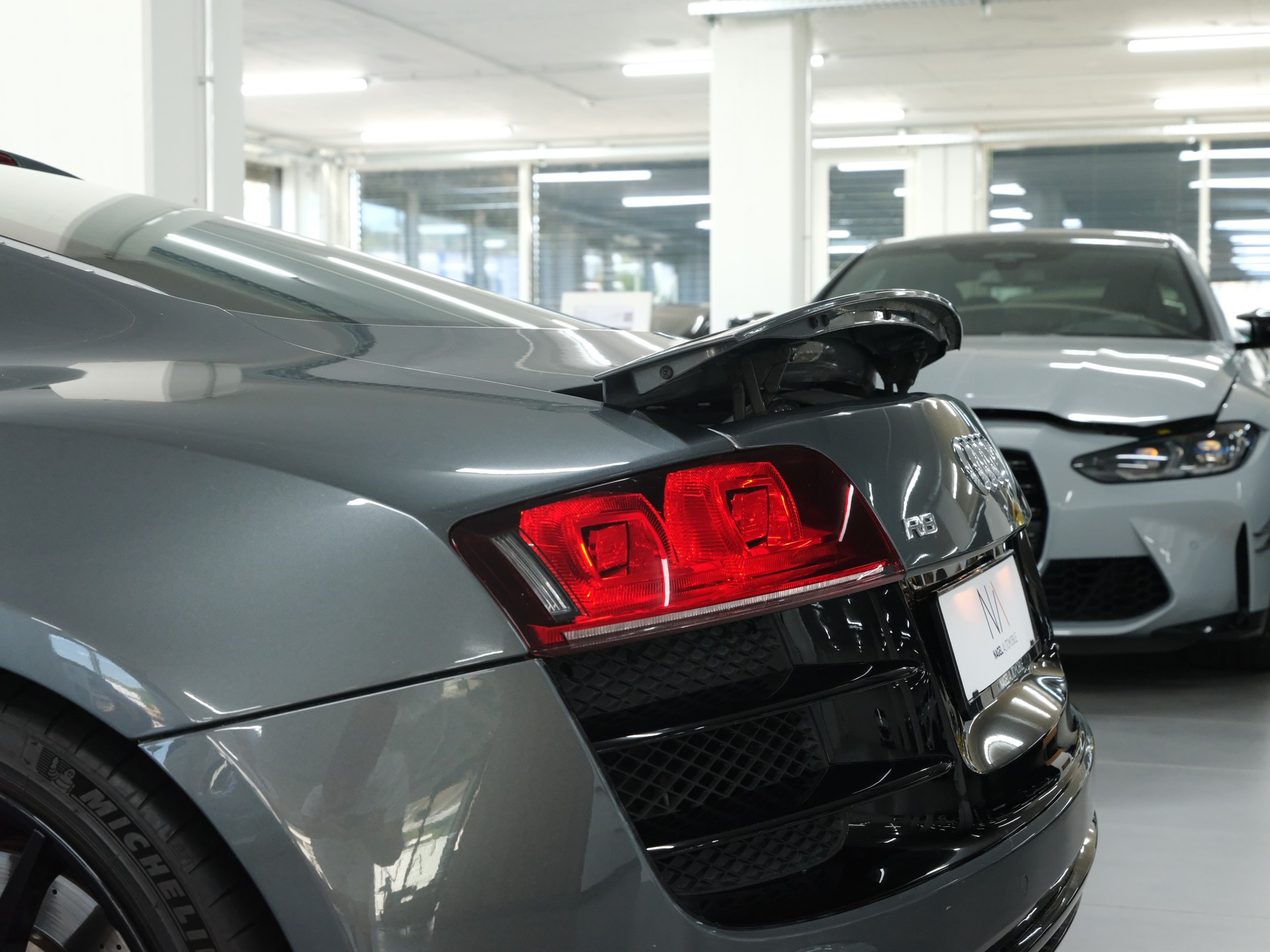 AUDI R8 Coupé 5.2 R-Tronic *Sportabgassanlage* *Aus 1.Hand* *Frisch Service/MFK*-image-13