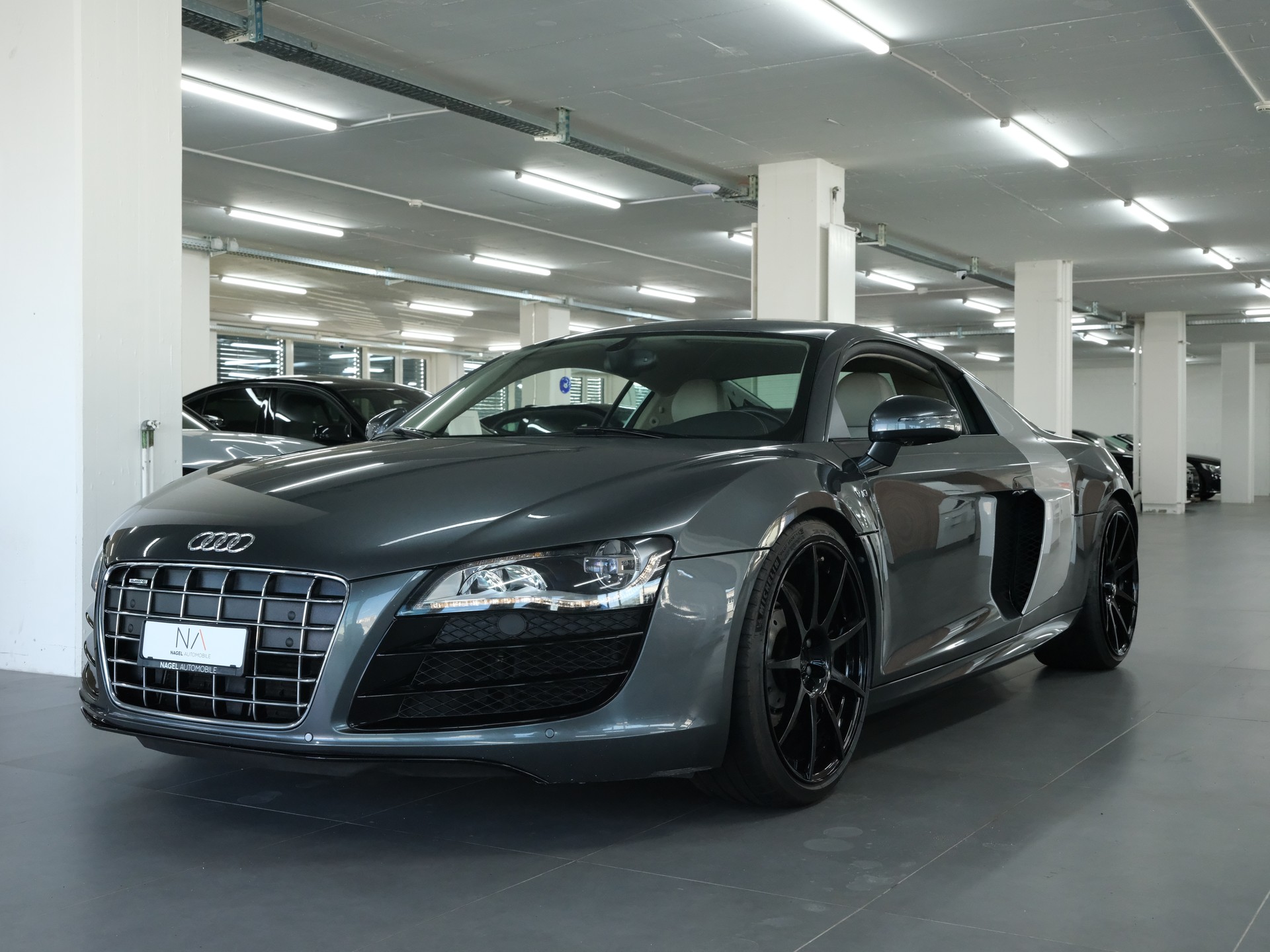 AUDI R8 Coupé 5.2 R-Tronic *Sportabgassanlage* *Aus 1.Hand* *Frisch Service/MFK*-image-7