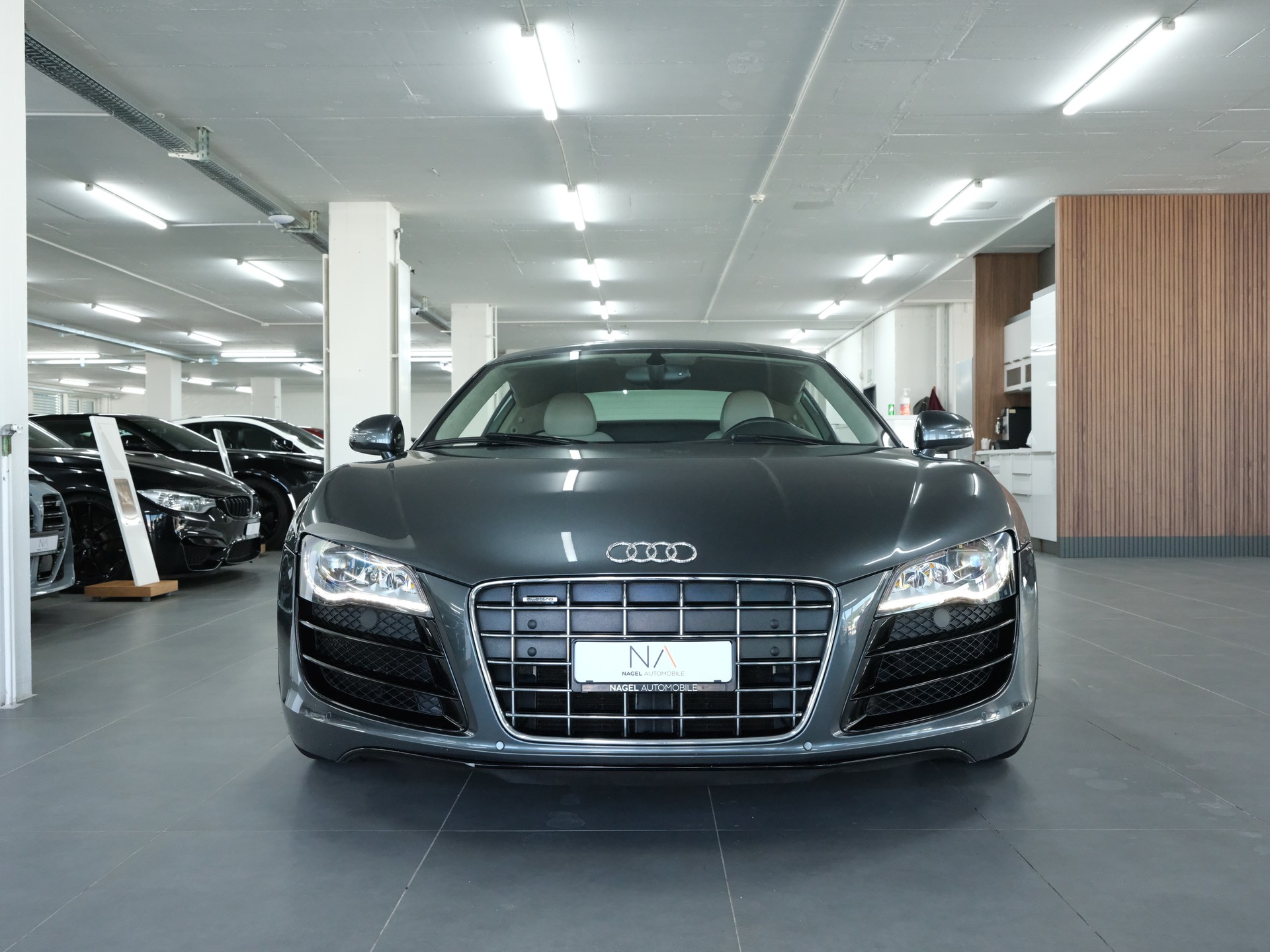 AUDI R8 Coupé 5.2 R-Tronic *Sportabgassanlage* *Aus 1.Hand* *Frisch Service/MFK*-image-8