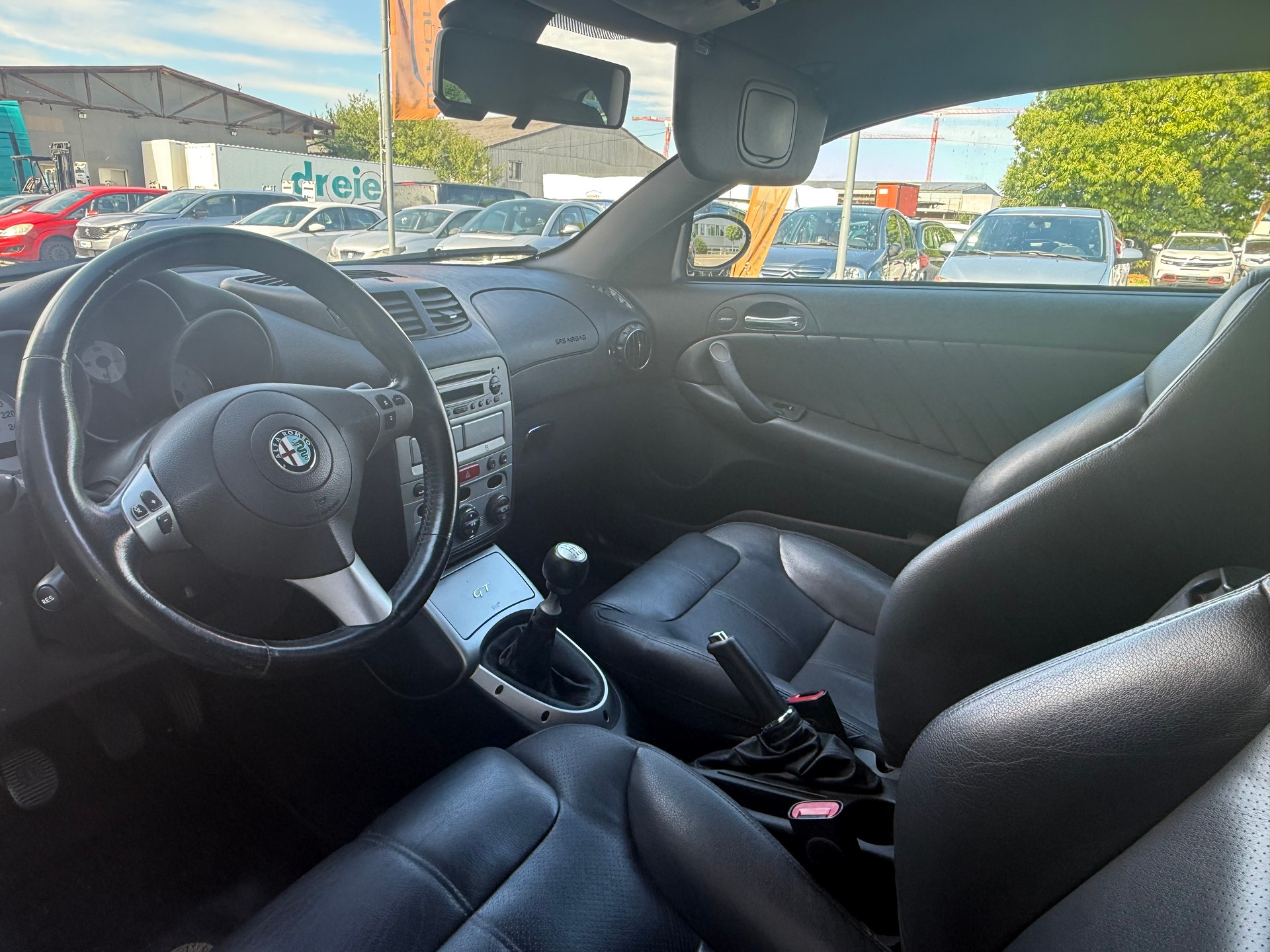 ALFA ROMEO GT 1.9 JTD Black Line-image-2