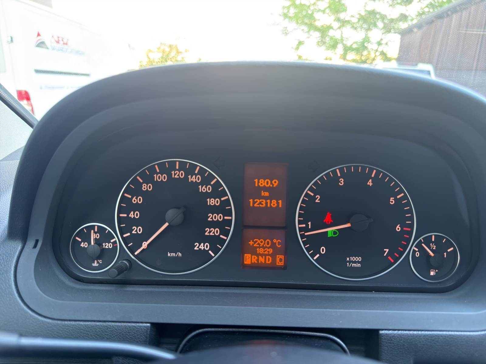 MERCEDES-BENZ A 170 Avantgarde Edition A-image-20