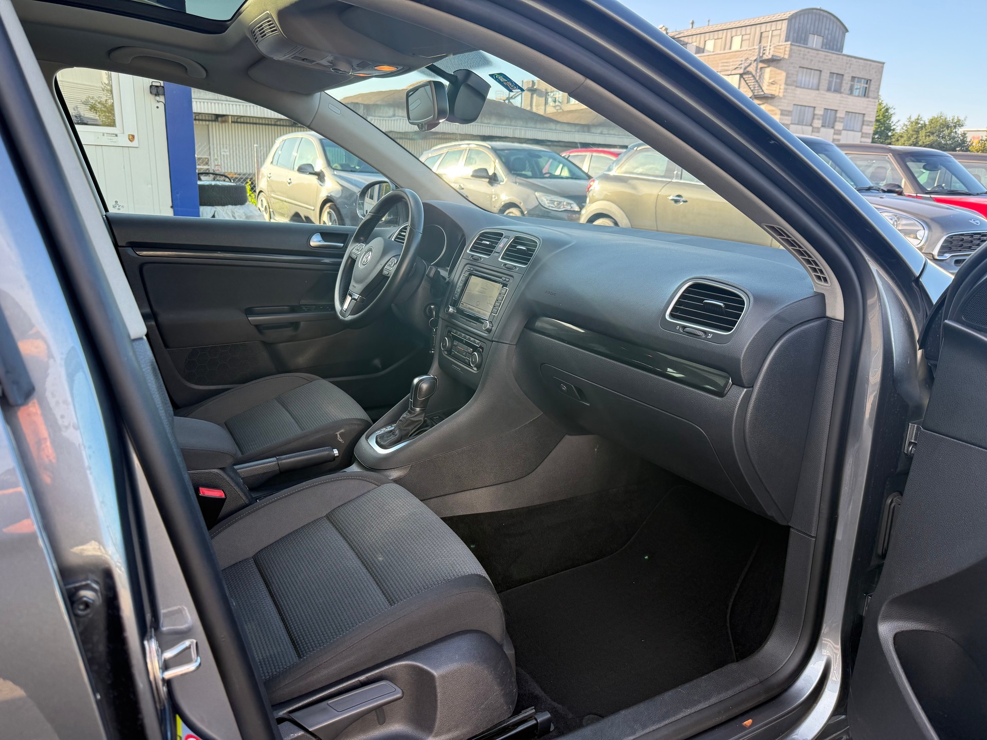 VW Golf Variant 1.4 TSI Team DSG / Frisch ab MFK / 1.Hand / servicegepflegt bei VW / Rückfahrkamera / Panoramadach-image-7
