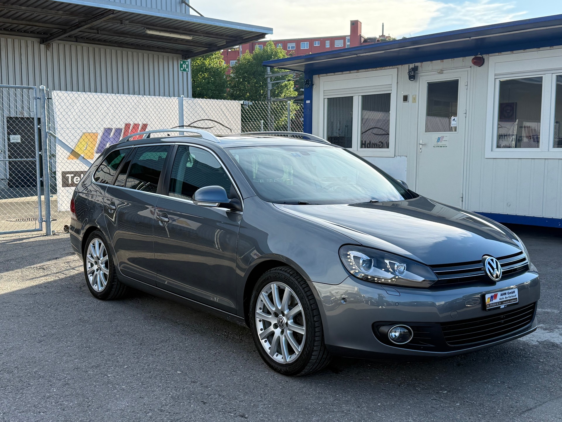 VW Golf Variant 1.4 TSI Team DSG / Frisch ab MFK / 1.Hand / servicegepflegt bei VW / Rückfahrkamera / Panoramadach-image-2