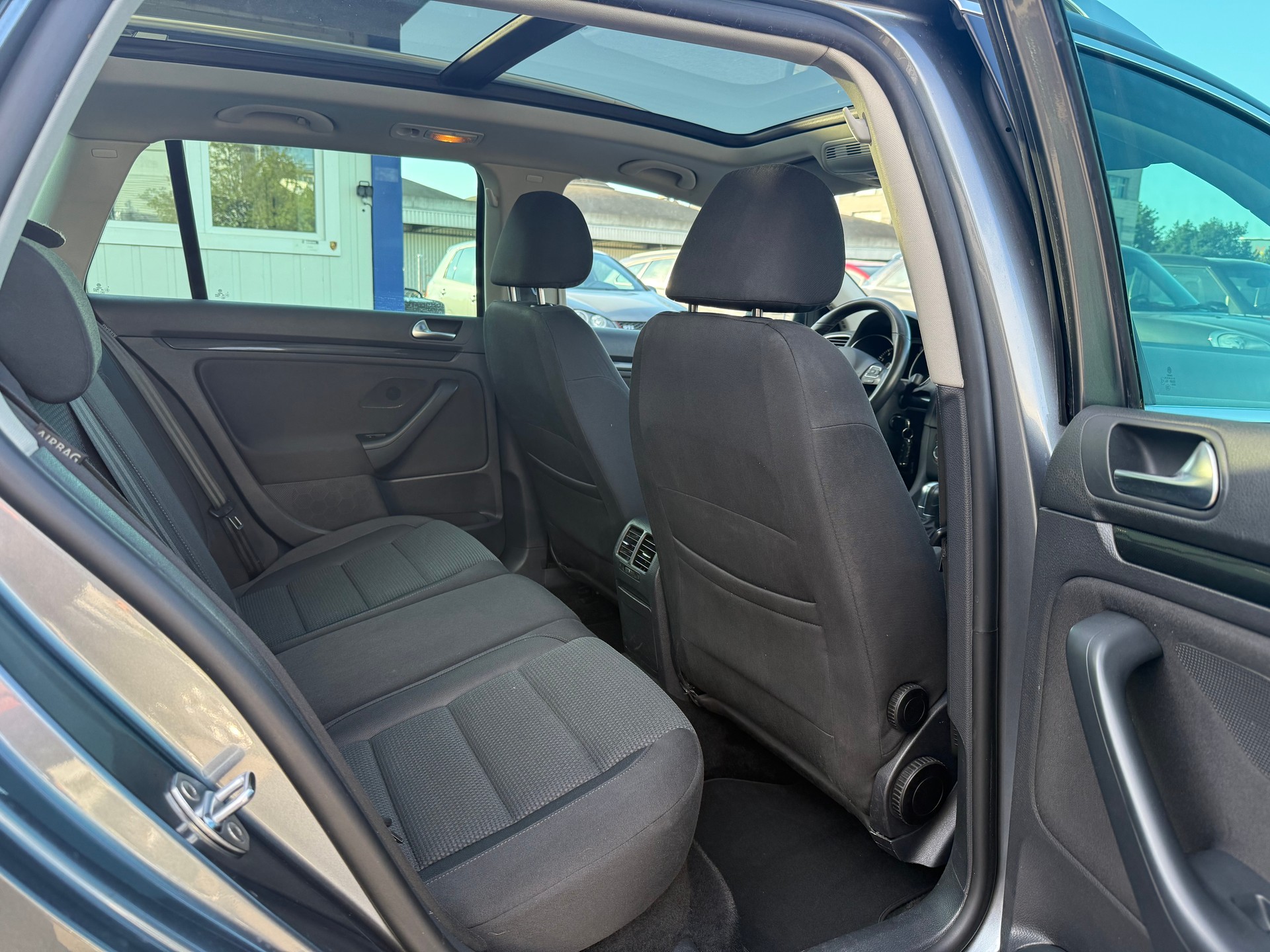 VW Golf Variant 1.4 TSI Team DSG / Frisch ab MFK / 1.Hand / servicegepflegt bei VW / Rückfahrkamera / Panoramadach-image-12