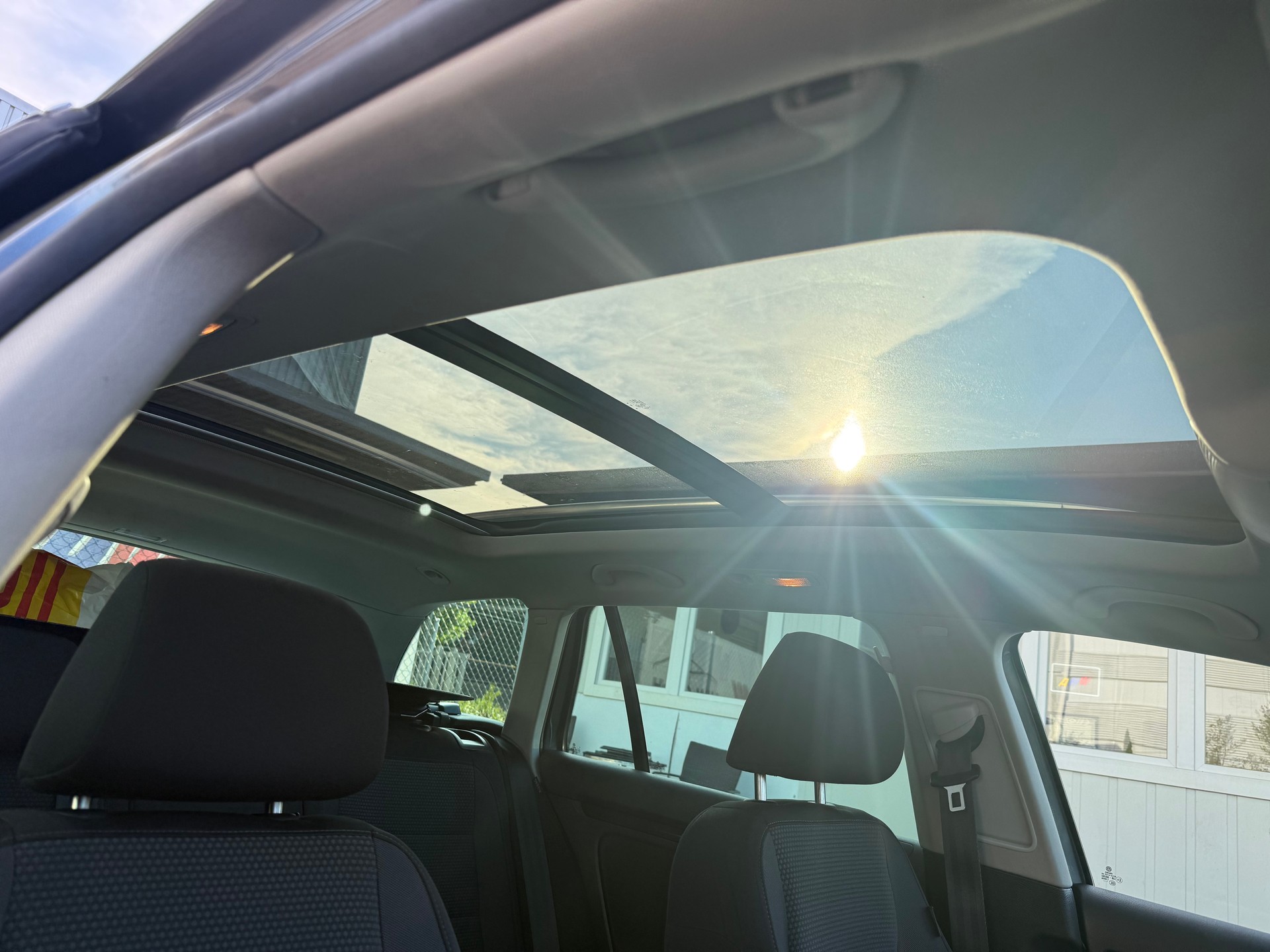 VW Golf Variant 1.4 TSI Team DSG / Frisch ab MFK / 1.Hand / servicegepflegt bei VW / Rückfahrkamera / Panoramadach-image-8