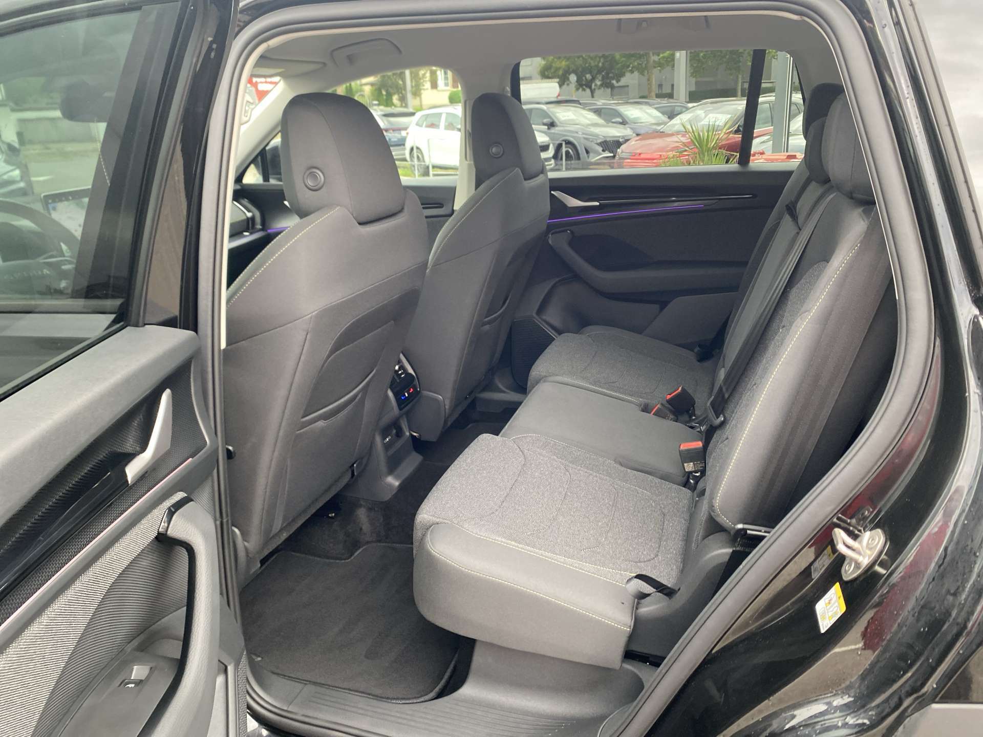 SKODA Kodiaq 2.0 TDi Selection 4x4 7-Plätzer DSG-Automat-image-6