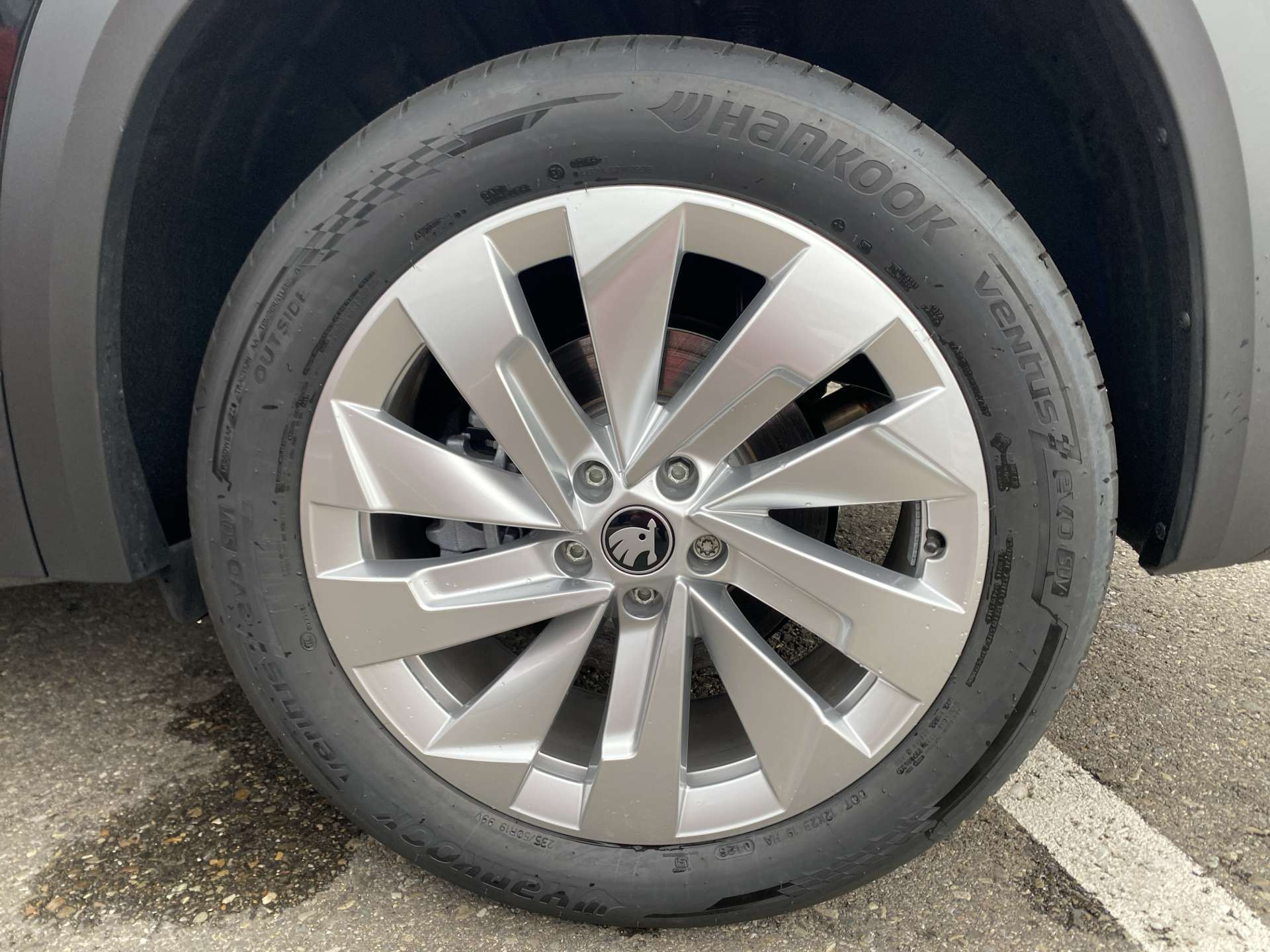 SKODA Kodiaq 2.0 TDi Selection 4x4 7-Plätzer DSG-Automat-image-8