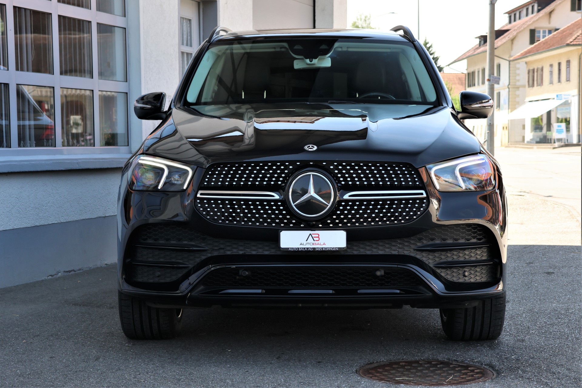 MERCEDES-BENZ GLE 300 d 4Matic AMG Line 9G-Tronic (CH)-image-1
