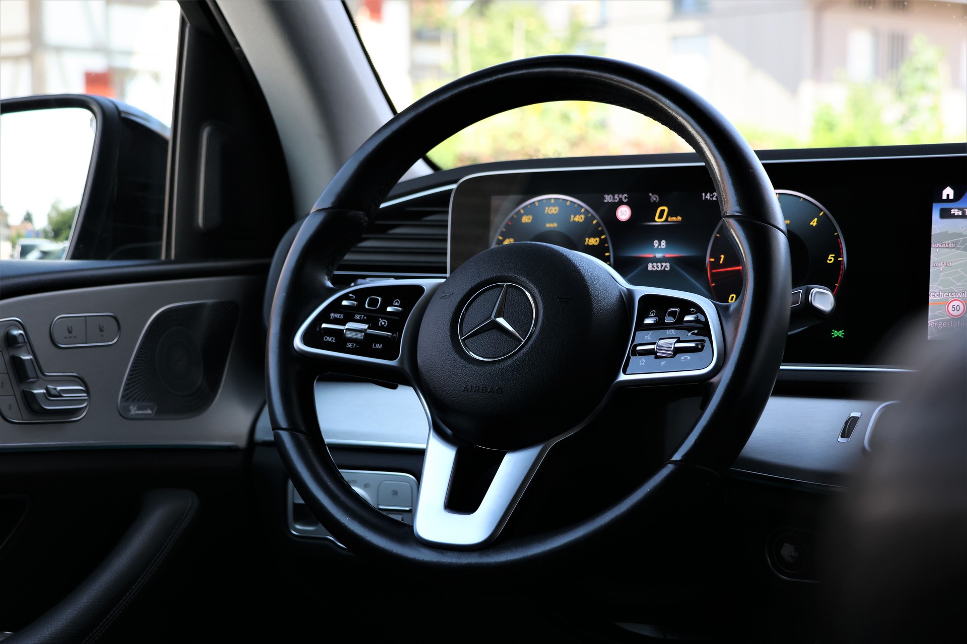 MERCEDES-BENZ GLE 300 d 4Matic AMG Line 9G-Tronic (CH)-image-12