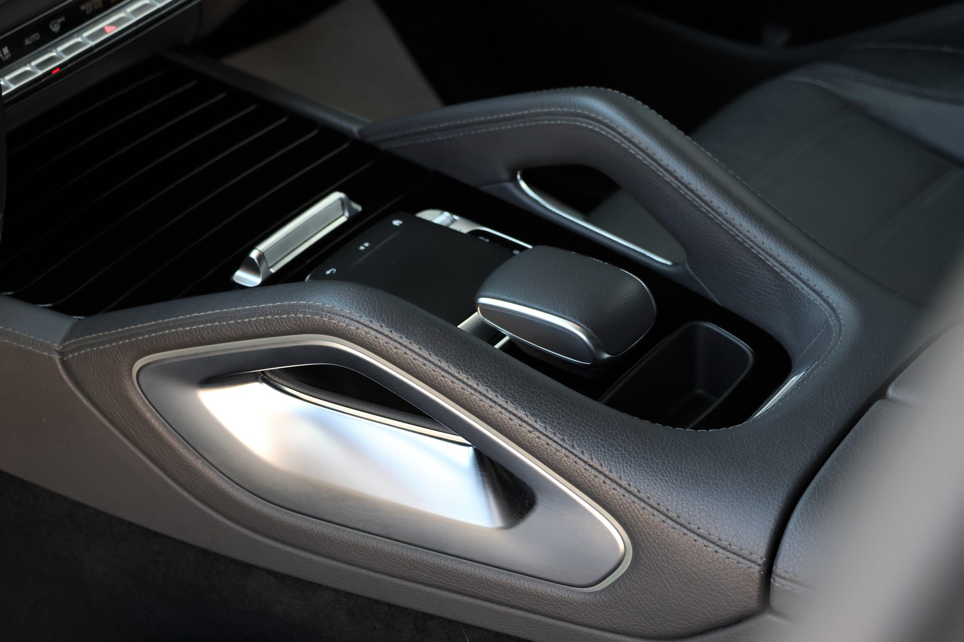 MERCEDES-BENZ GLE 300 d 4Matic AMG Line 9G-Tronic (CH)-image-9