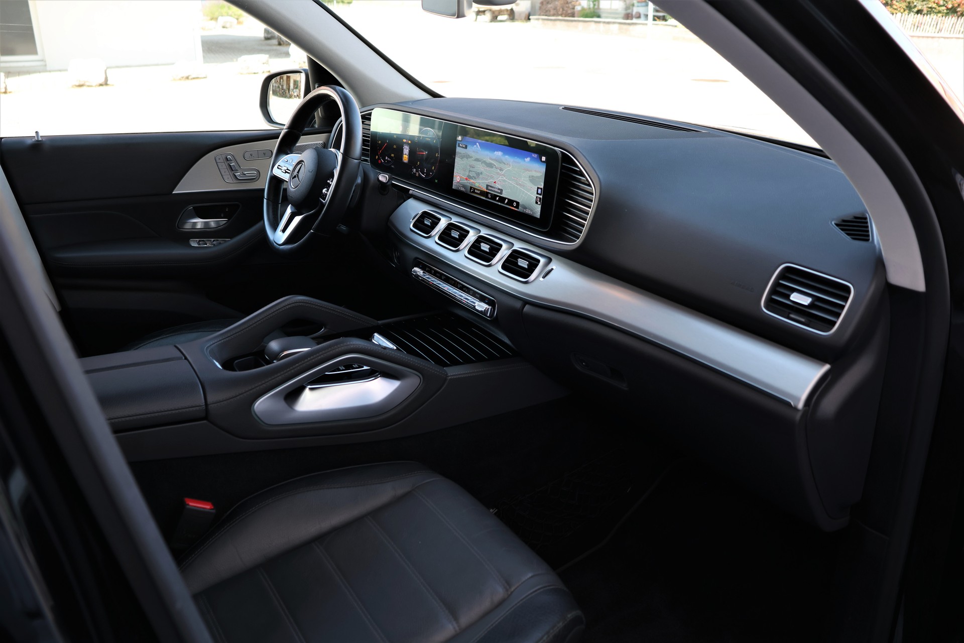 MERCEDES-BENZ GLE 300 d 4Matic AMG Line 9G-Tronic (CH)-image-14