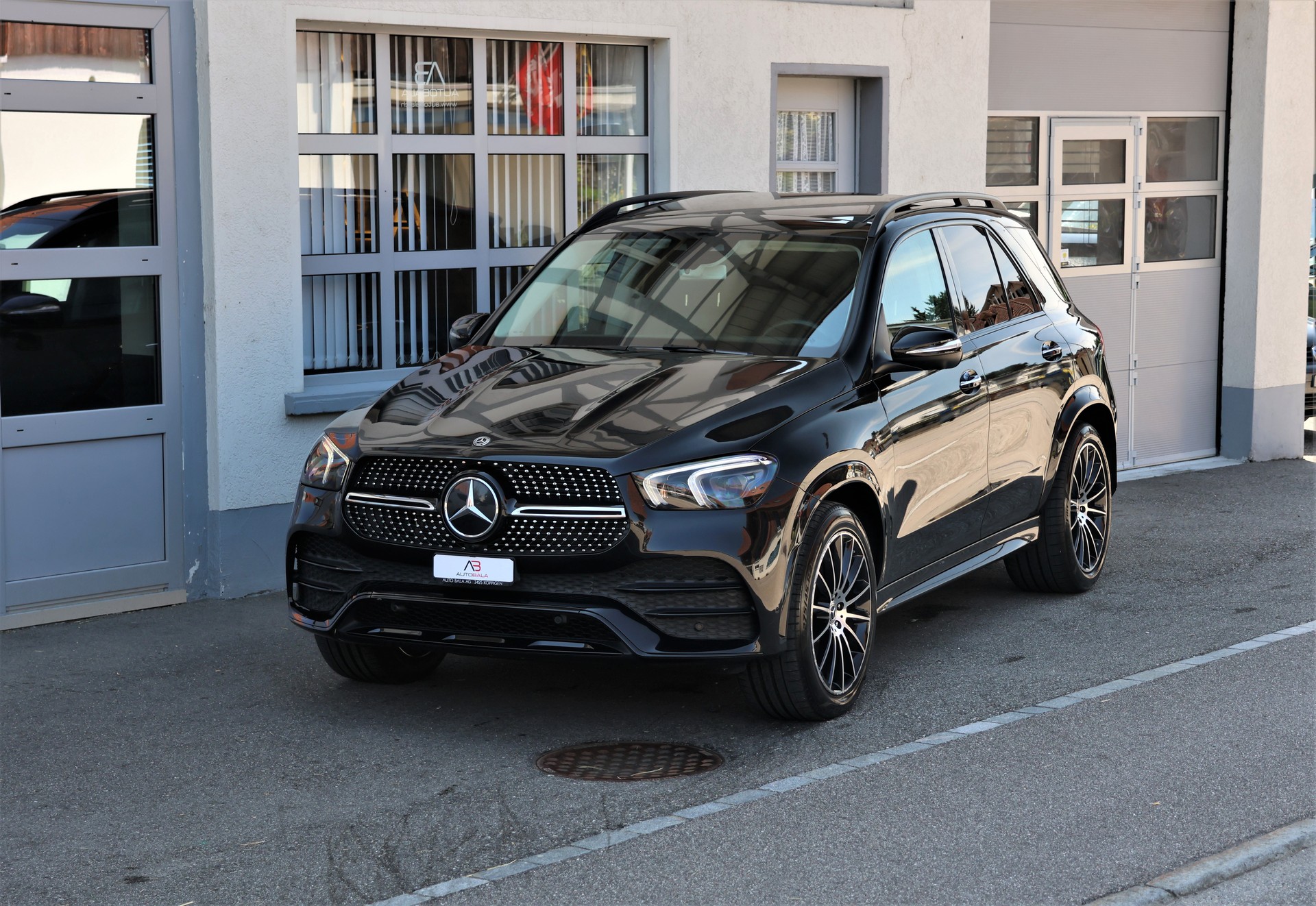 MERCEDES-BENZ GLE 300 d 4Matic AMG Line 9G-Tronic (CH)-image-0