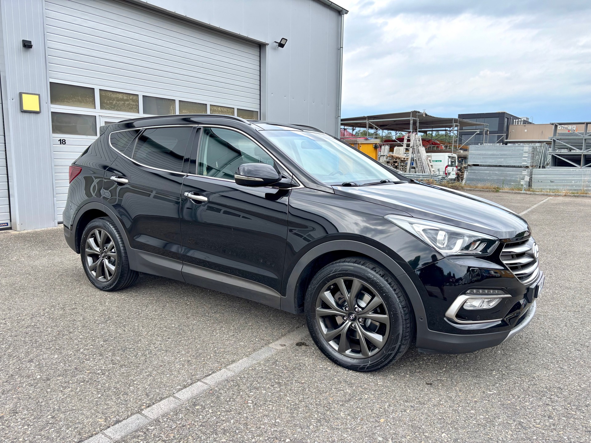 HYUNDAI Santa Fe 2.2 CRDI Vertex 4WD Automatic Panorama - 7 Plätzer-image-2