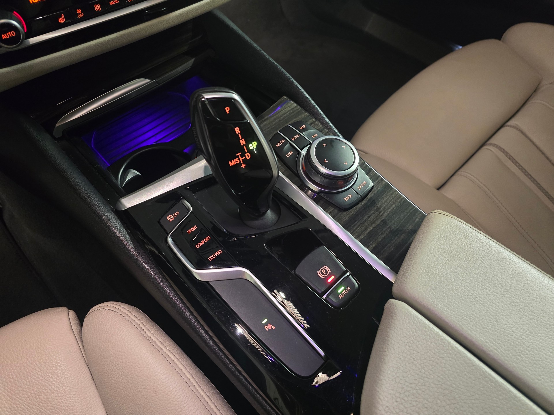 BMW 520d Sport Line Steptronic-image-15