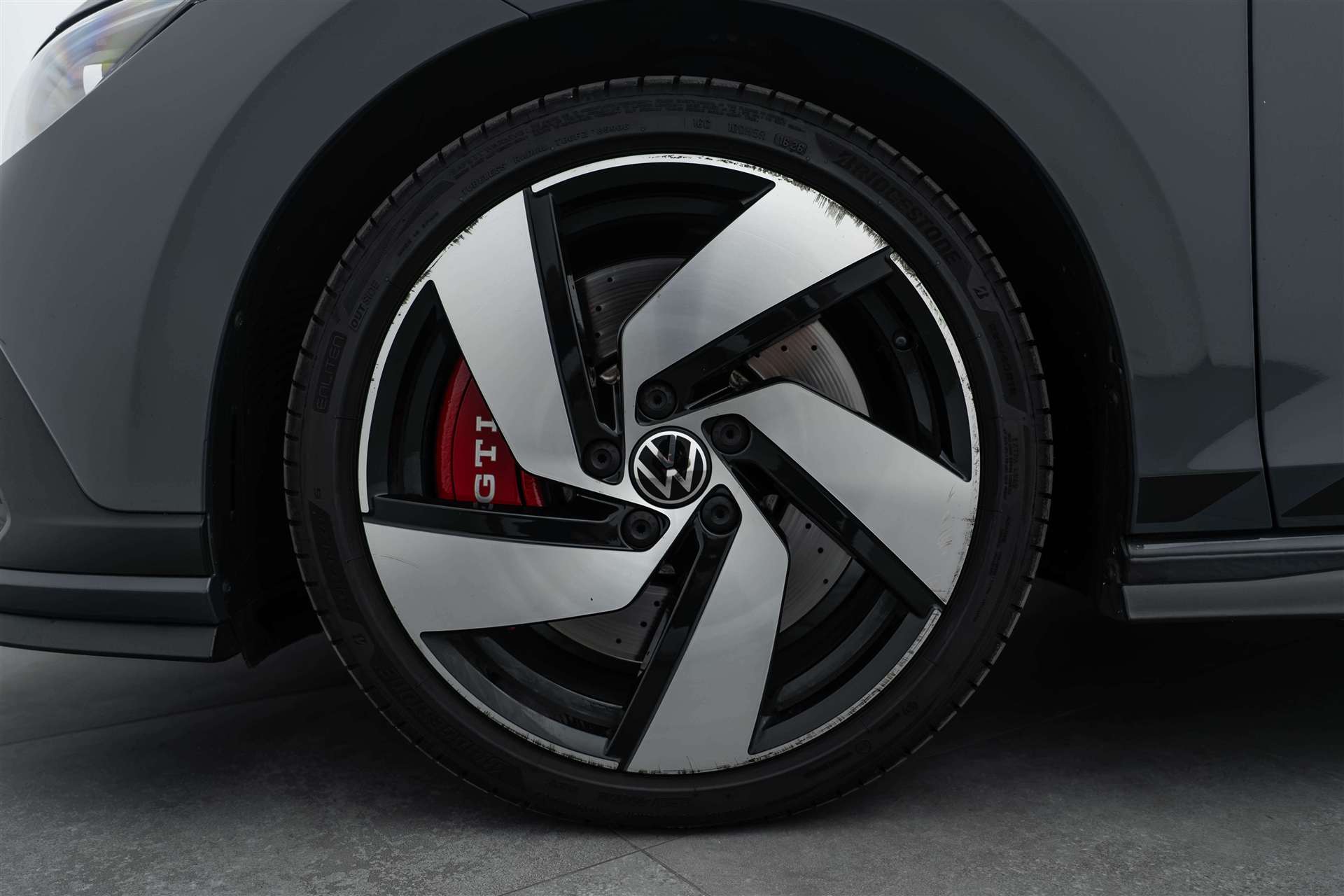 VW Golf 2.0 TSI GTI Clubsport DSG 301PS-image-4