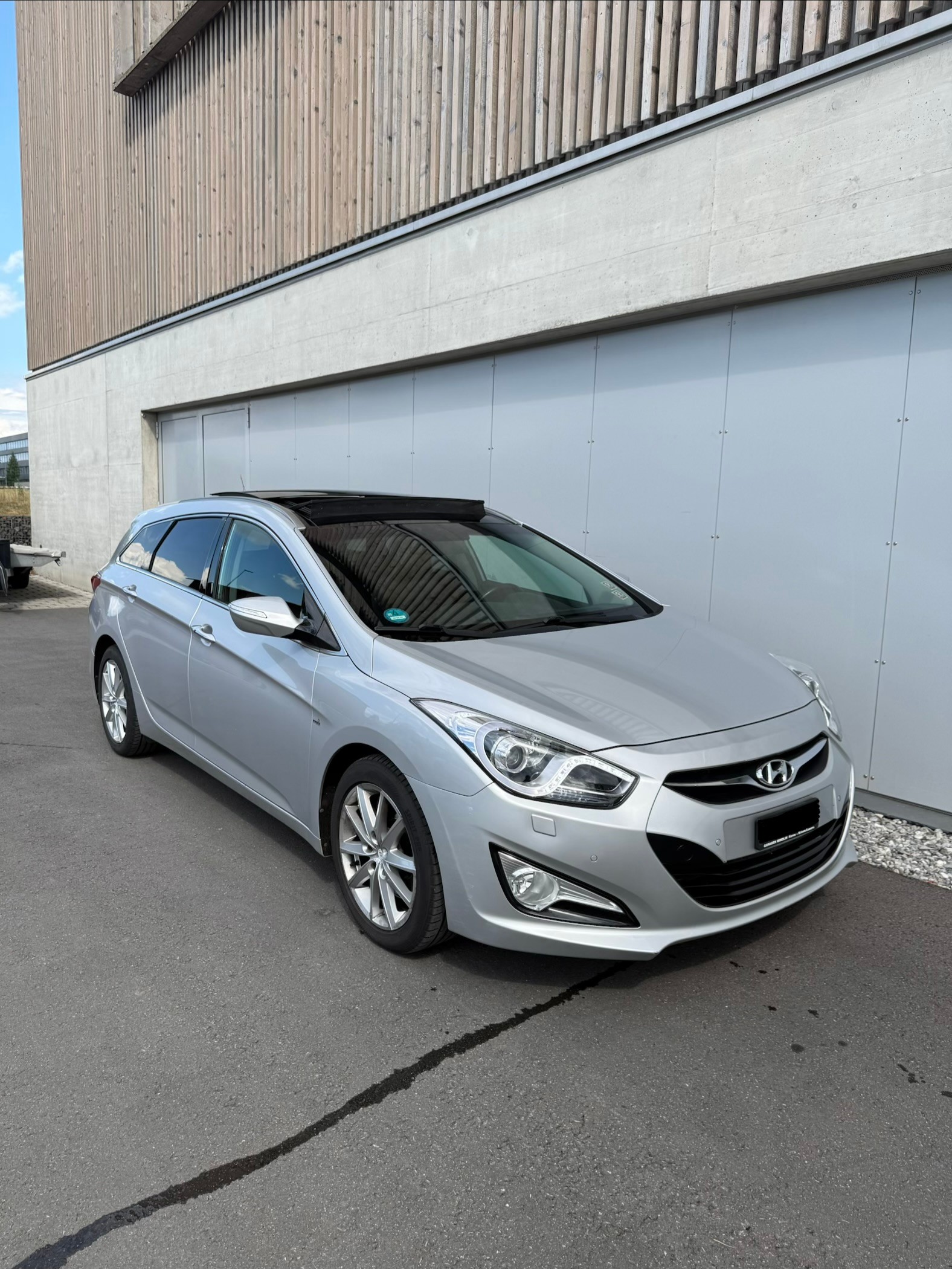 HYUNDAI i40 Wagon 2.0 GDi Premium Automatic-image-7
