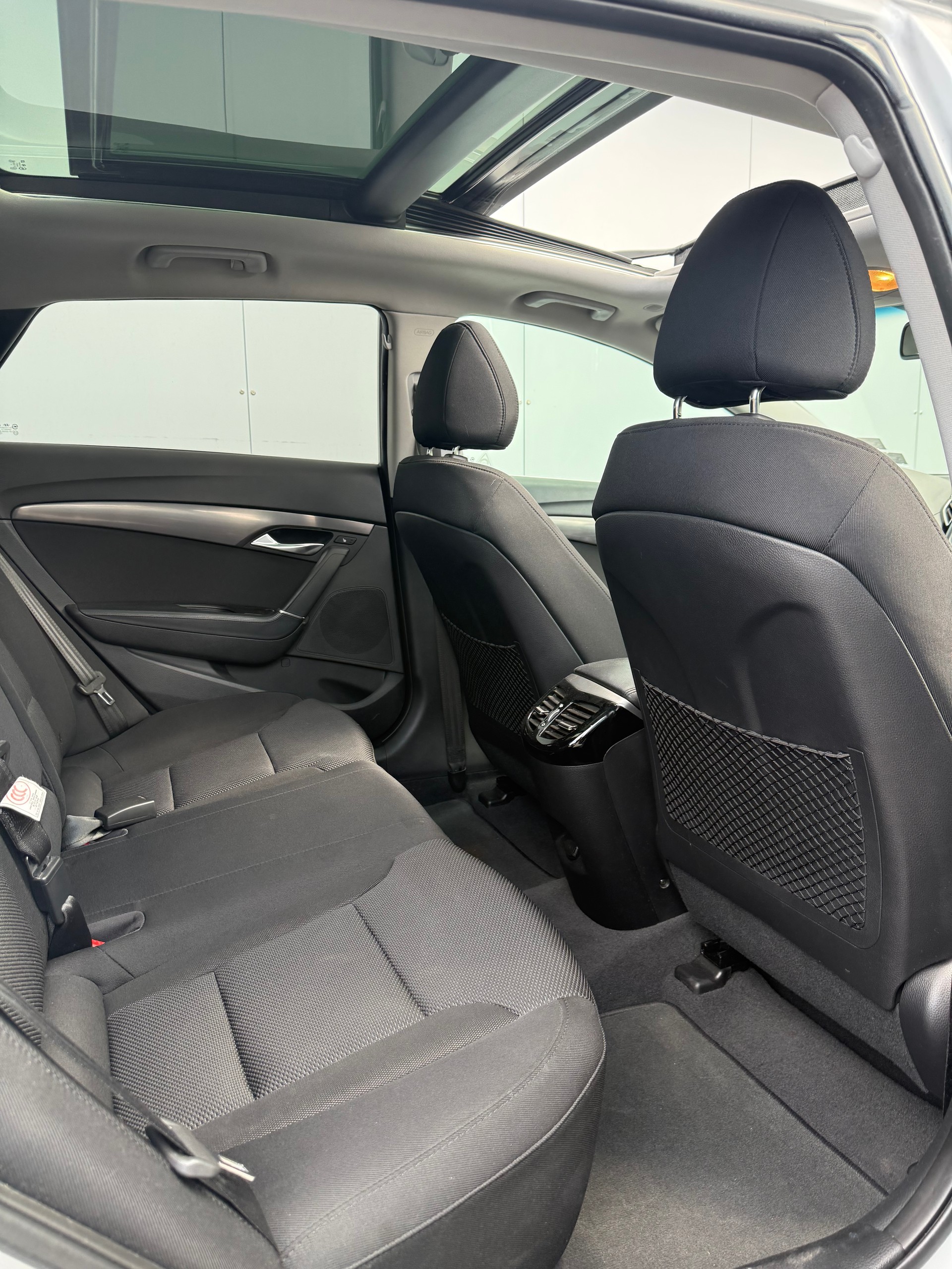 HYUNDAI i40 Wagon 2.0 GDi Premium Automatic-image-11