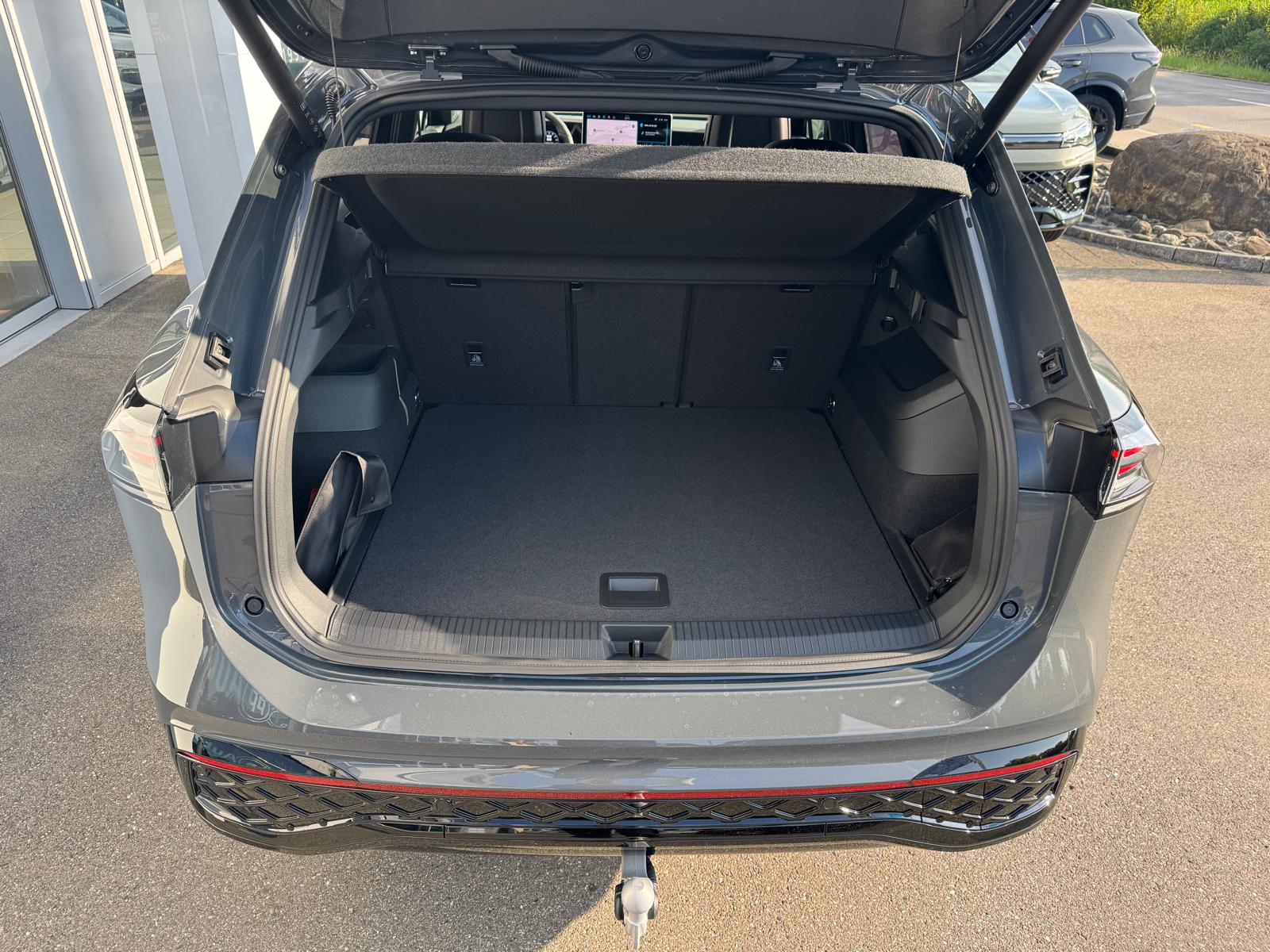 VW Tiguan 2.0 TSI DSG R-Line United 4Motion-image-4