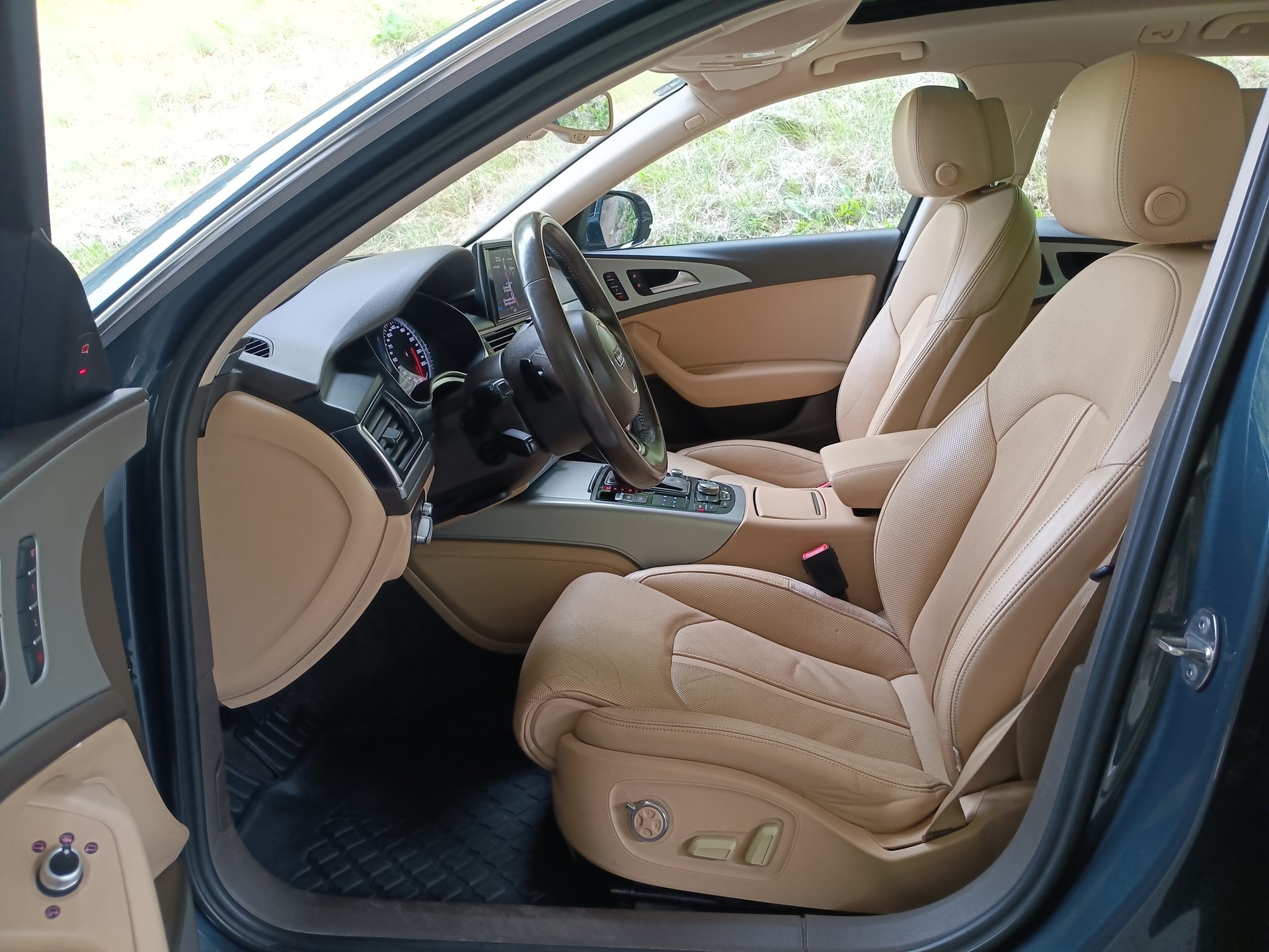 AUDI A6 Avant 3.0 TDI V6 quattro S-tronic-image-22