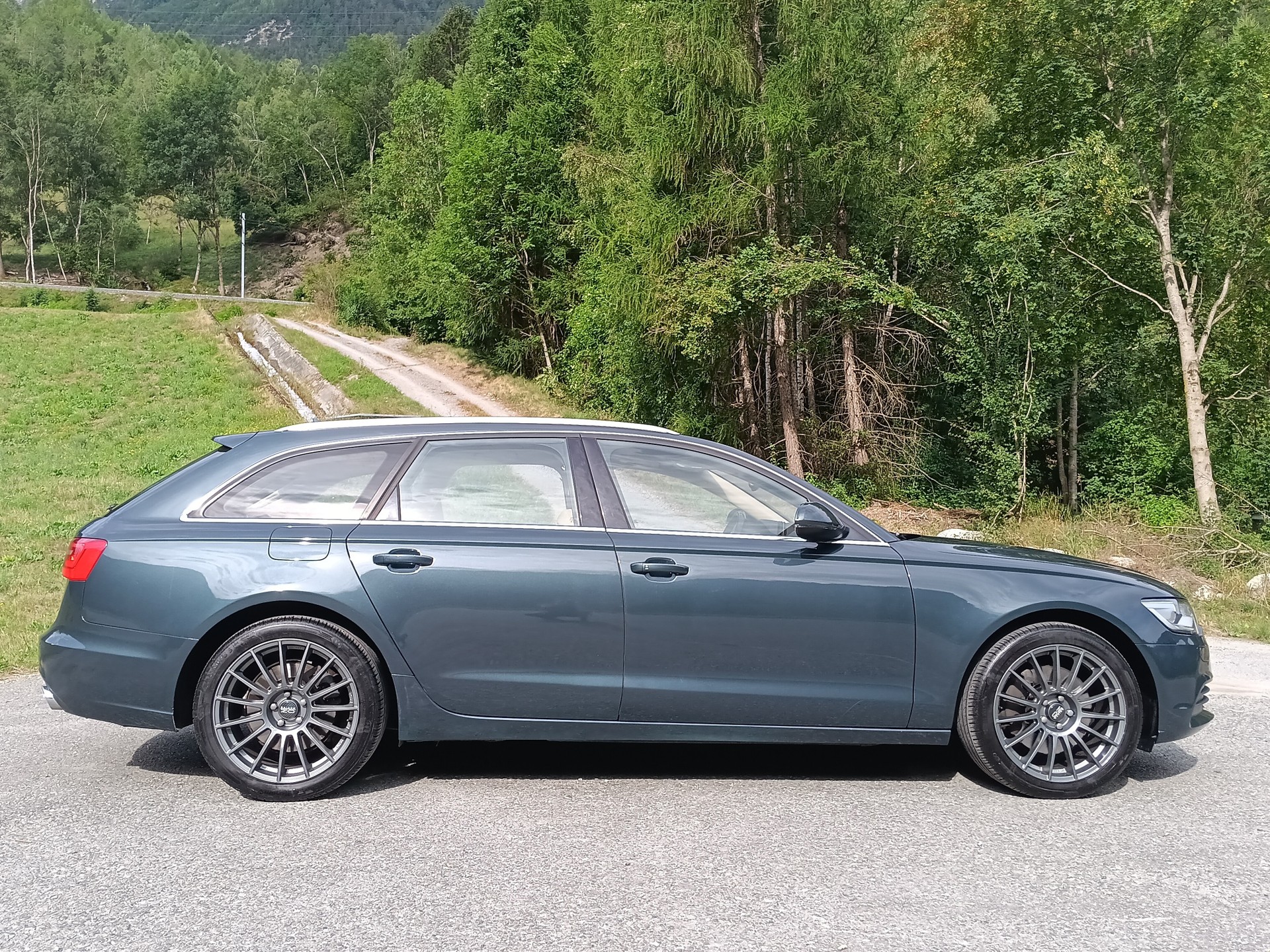 AUDI A6 Avant 3.0 TDI V6 quattro S-tronic-image-8