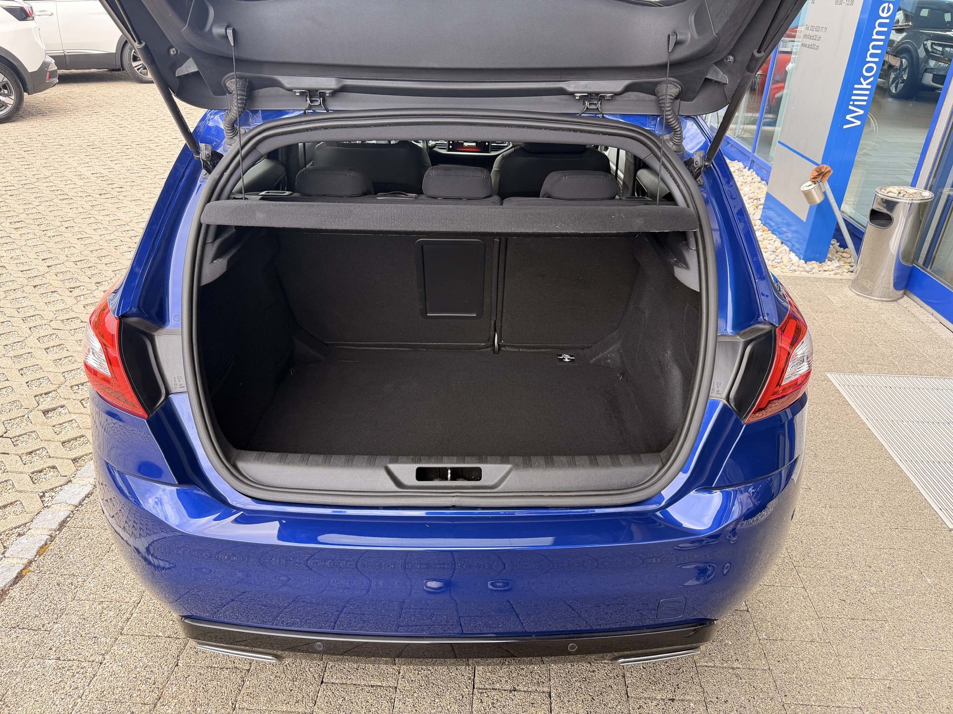 PEUGEOT 308 2.0 BlueHDi GT Line-image-8