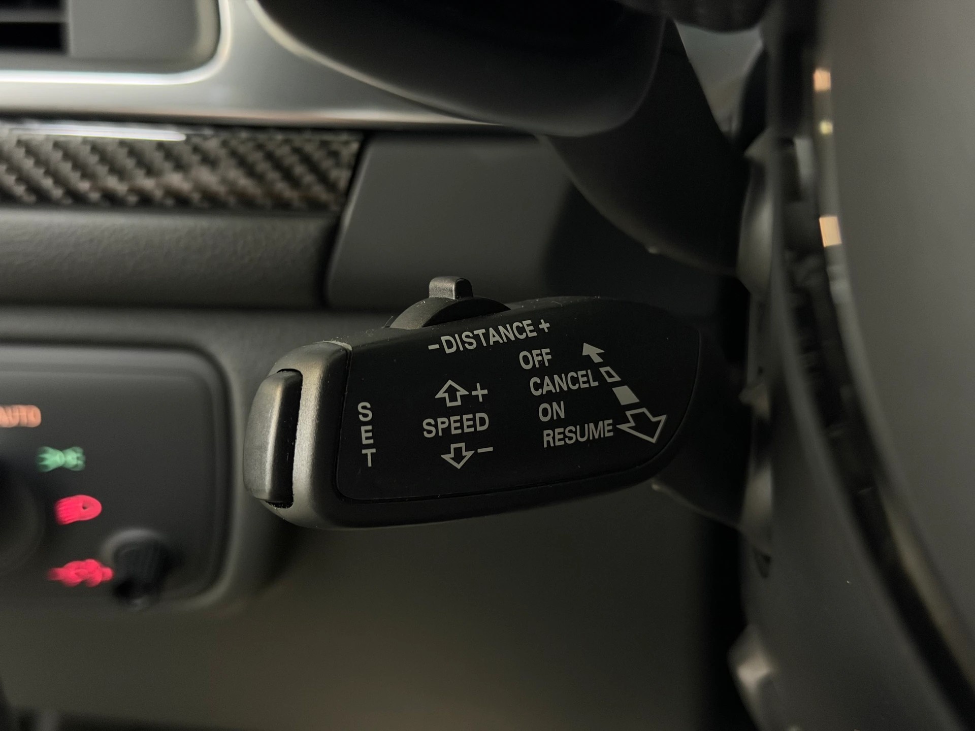 AUDI RS6 Avant 4.0 TFSI V8 performance quattro | Frisch MFK | Pano Dach | Dynamik-Paket-image-21