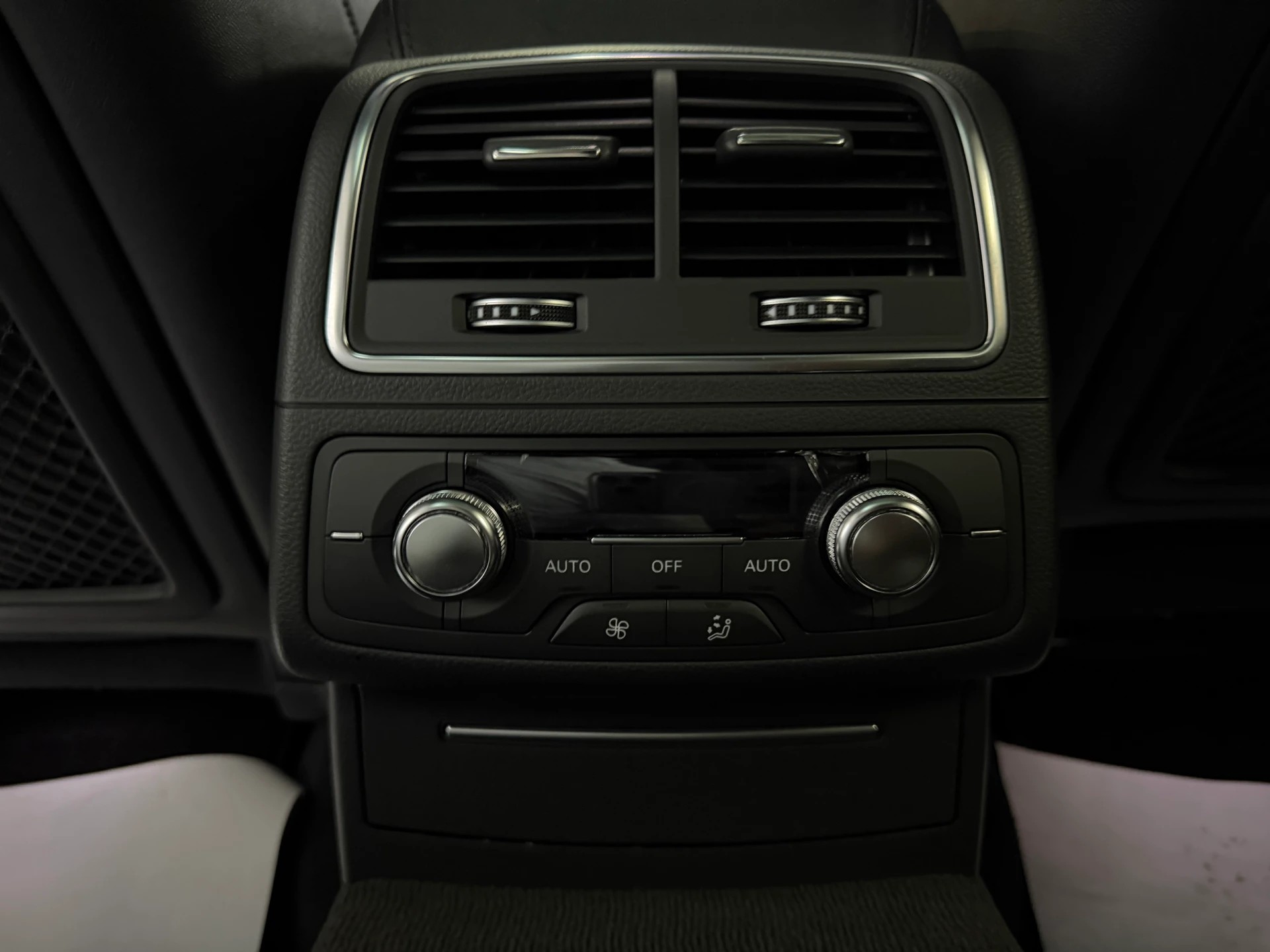 AUDI RS6 Avant 4.0 TFSI V8 performance quattro | Frisch MFK | Pano Dach | Dynamik-Paket-image-18
