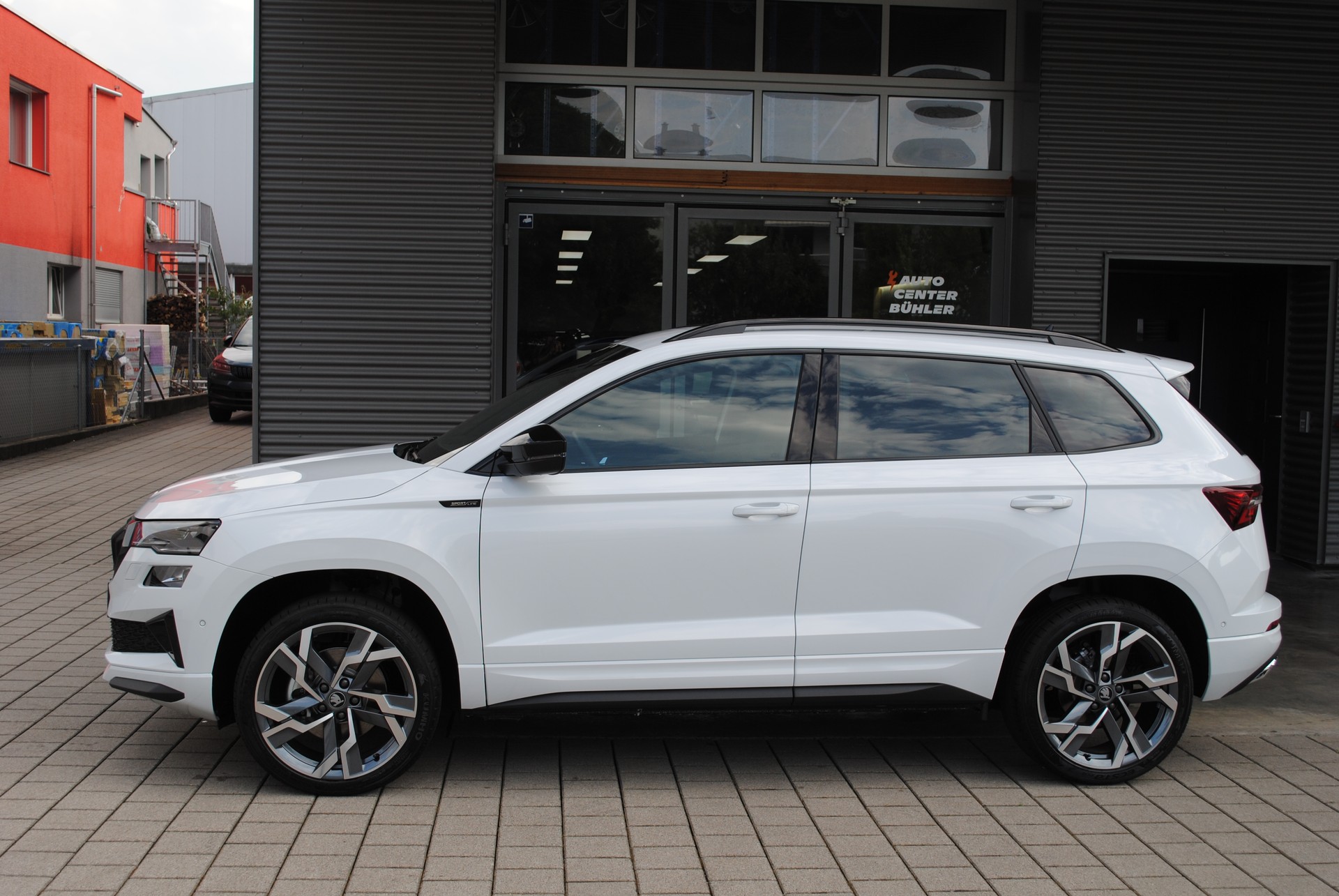 SKODA Karoq 1.5 TSI SportLine DSG-image-3