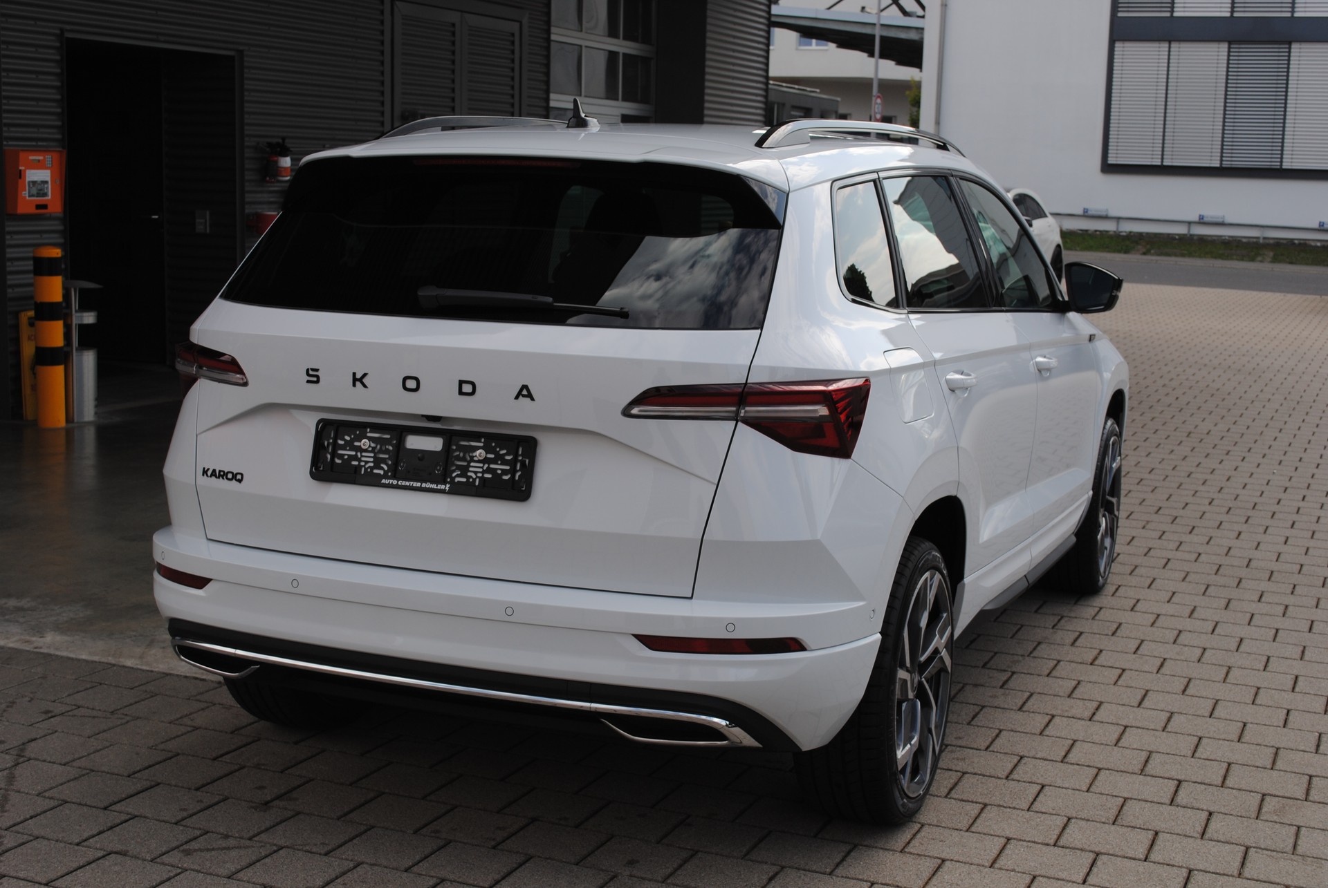 SKODA Karoq 1.5 TSI SportLine DSG-image-4