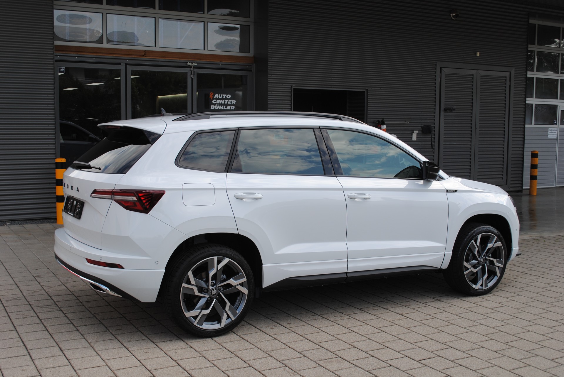 SKODA Karoq 1.5 TSI SportLine DSG-image-6