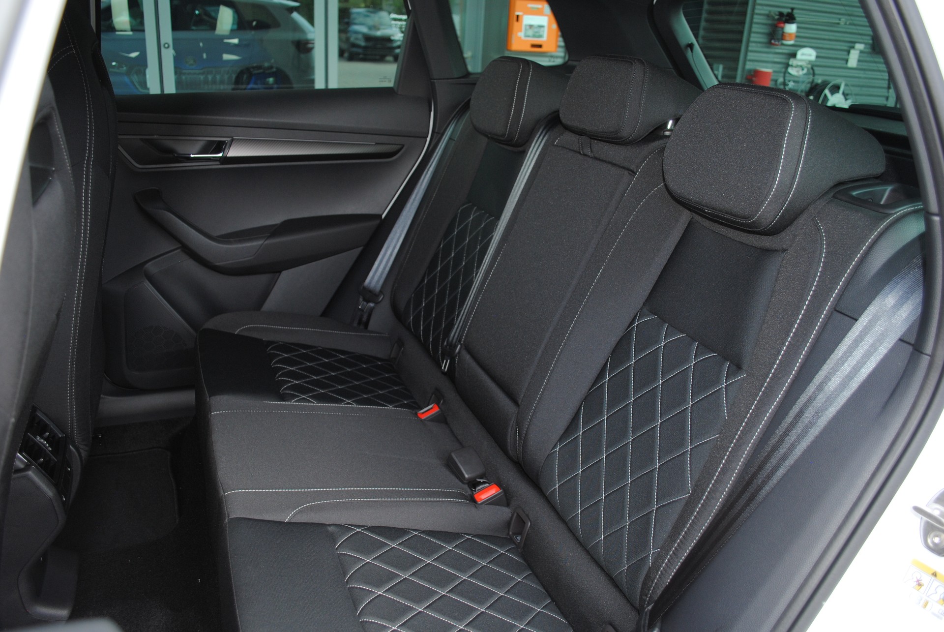 SKODA Karoq 1.5 TSI SportLine DSG-image-14