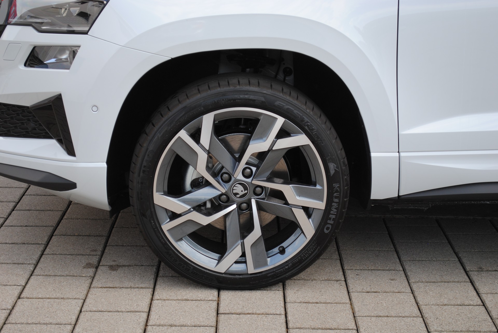 SKODA Karoq 1.5 TSI SportLine DSG-image-8
