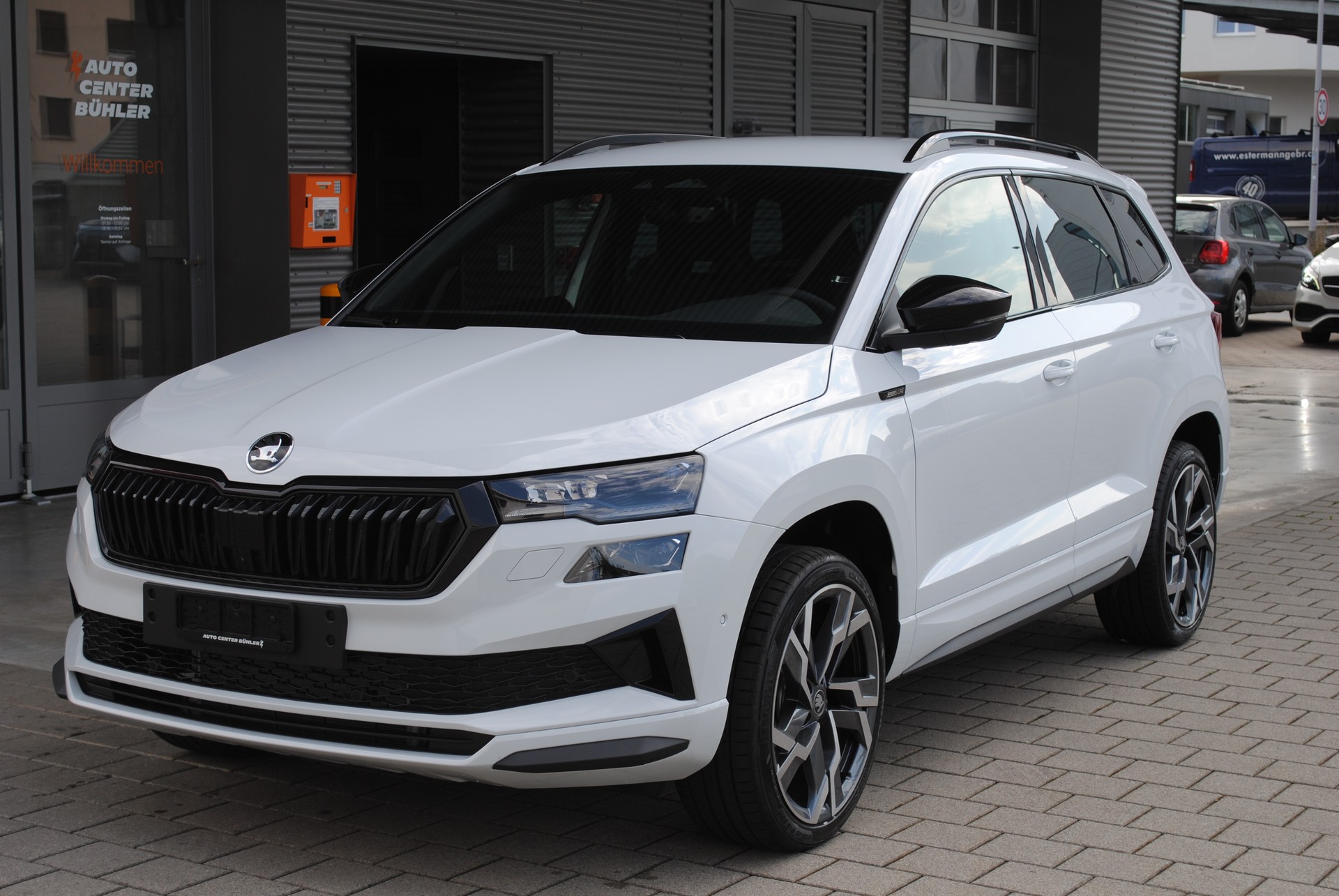 SKODA Karoq 1.5 TSI SportLine DSG-image-2