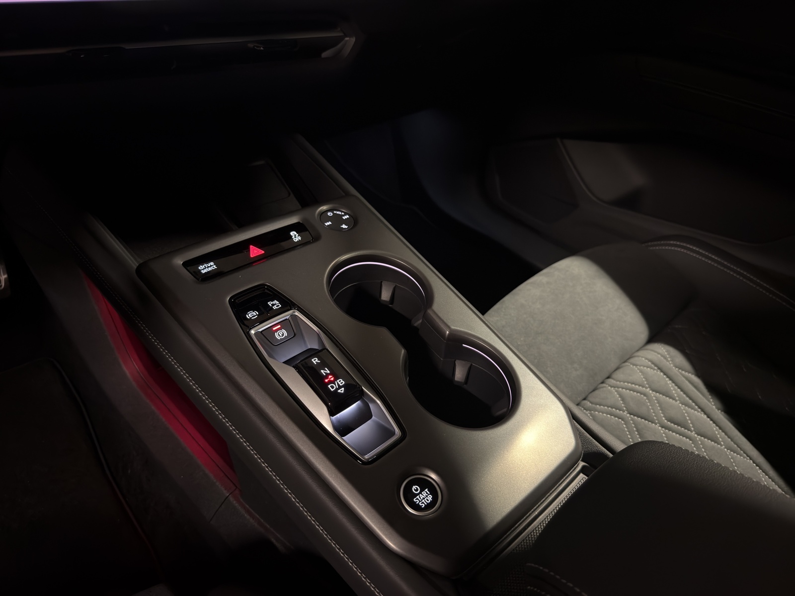 AUDI Q4 e-tron SUV quattro performance-image-12