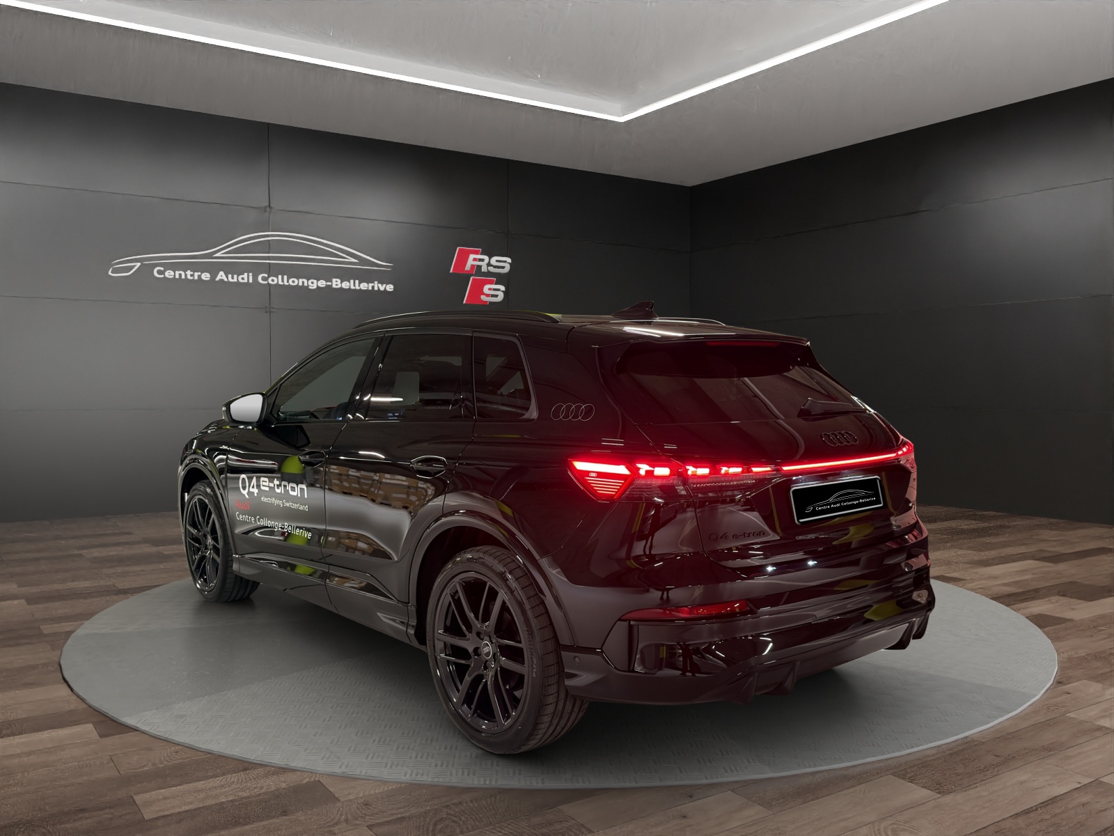 AUDI Q4 e-tron SUV quattro performance-image-3