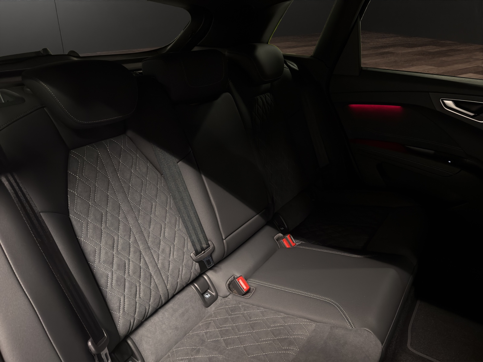 AUDI Q4 e-tron SUV quattro performance-image-15