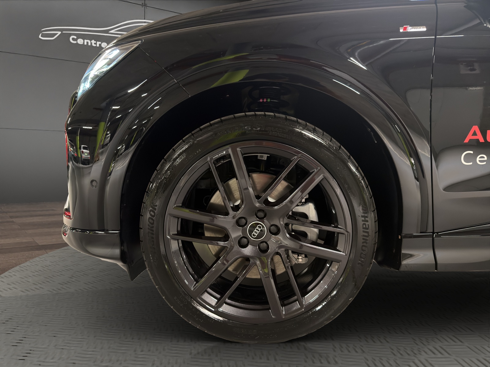 AUDI Q4 e-tron SUV quattro performance-image-18