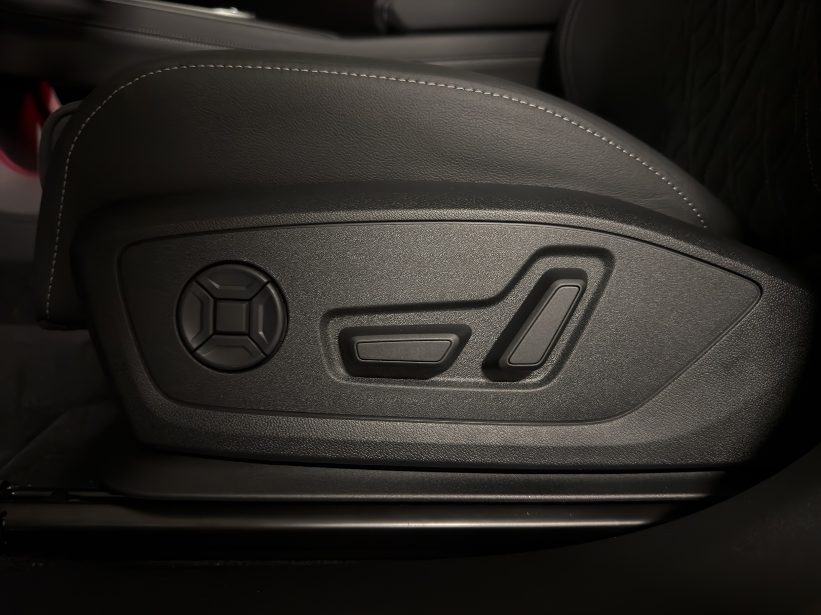 AUDI Q4 e-tron SUV quattro performance-image-27