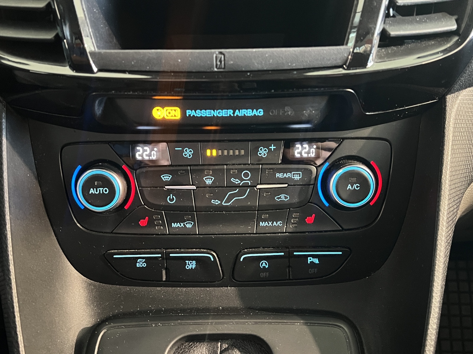 FORD Grand Tourneo Connect 1.5 EcoBlue Titanium-image-13