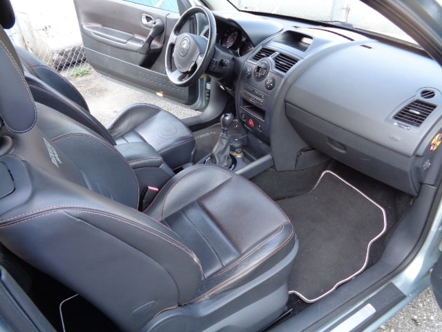 RENAULT Mégane 2.0 16V Turbo Sport-image-10